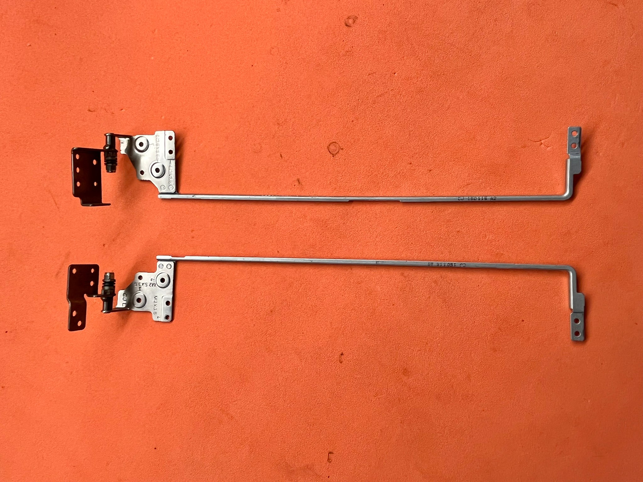 MT05993 ขาบานพับโน้ตบุ๊ค Lenovo G50-30 G50-45 G50-70 G50-80 Z50-70 LCD Screen Hinge Set AM0TH000120 AM0TH000220 (มือสอง) 2