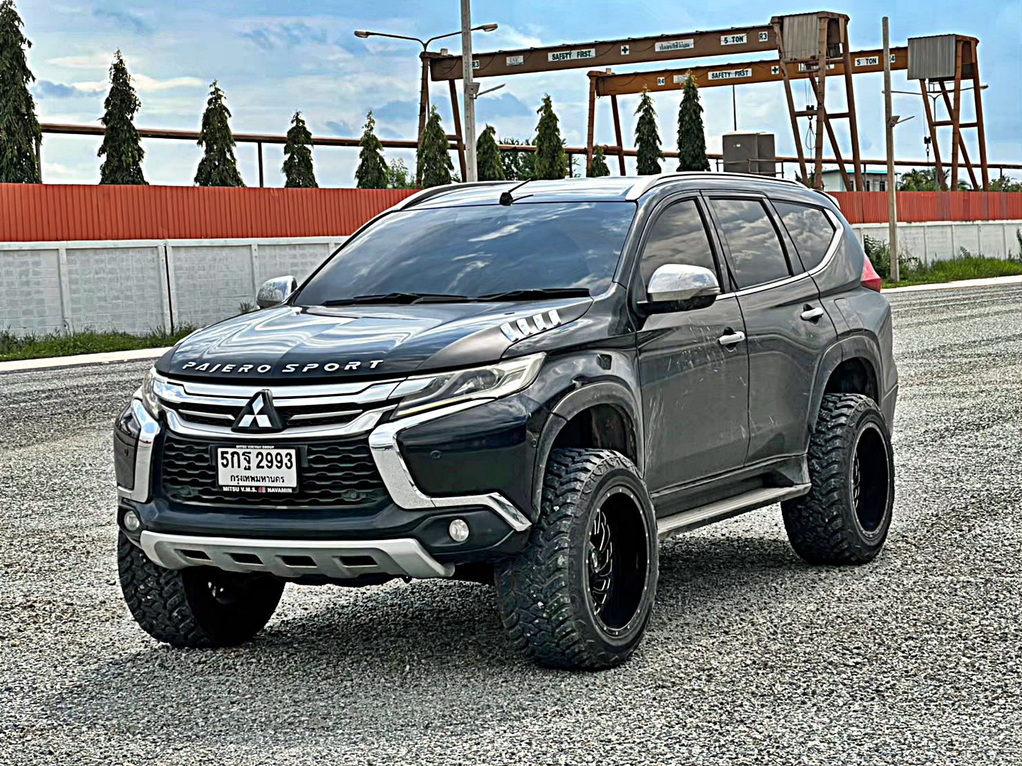 PAJERO_ทรงเมกา ที่ STEP9