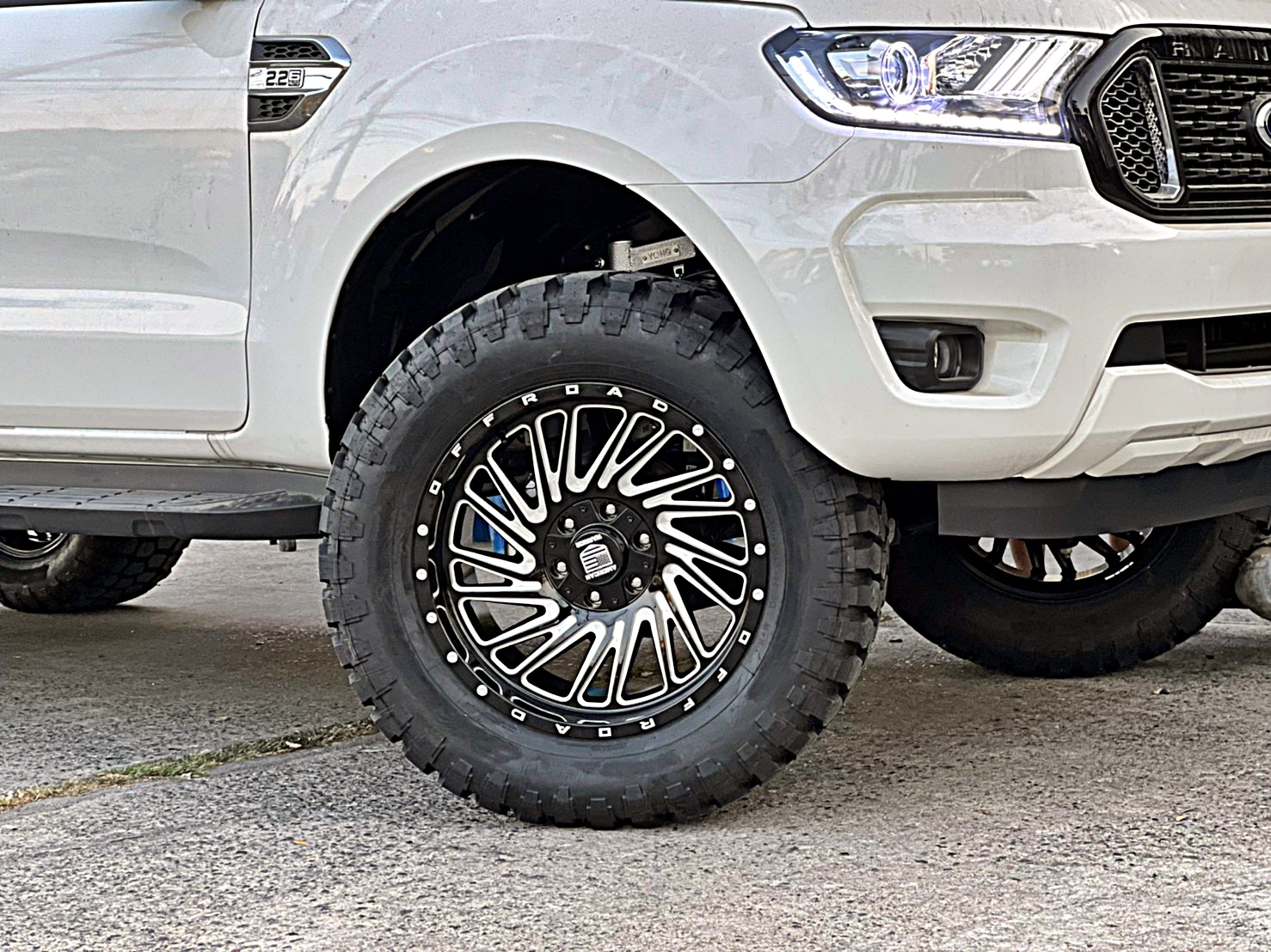 AMERICAN_WARRIOR FORD ทรงเมกา
