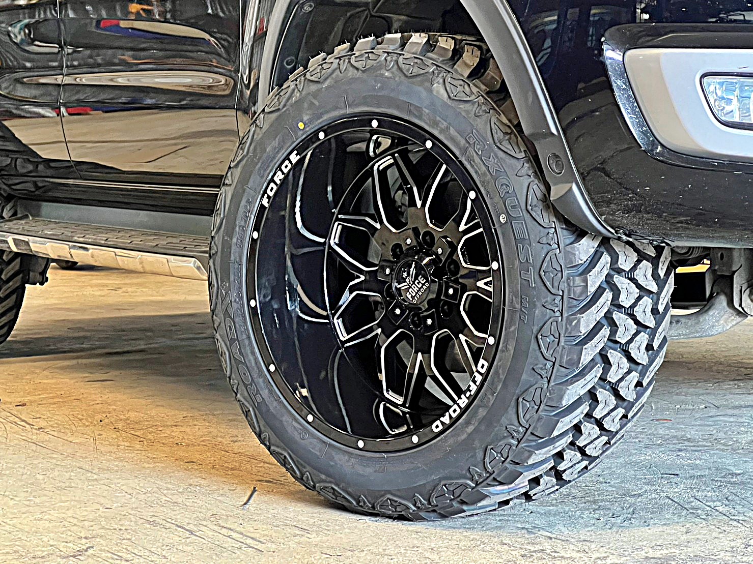 FORD EVEREST แต่งทรงเมกาที่ STEP9