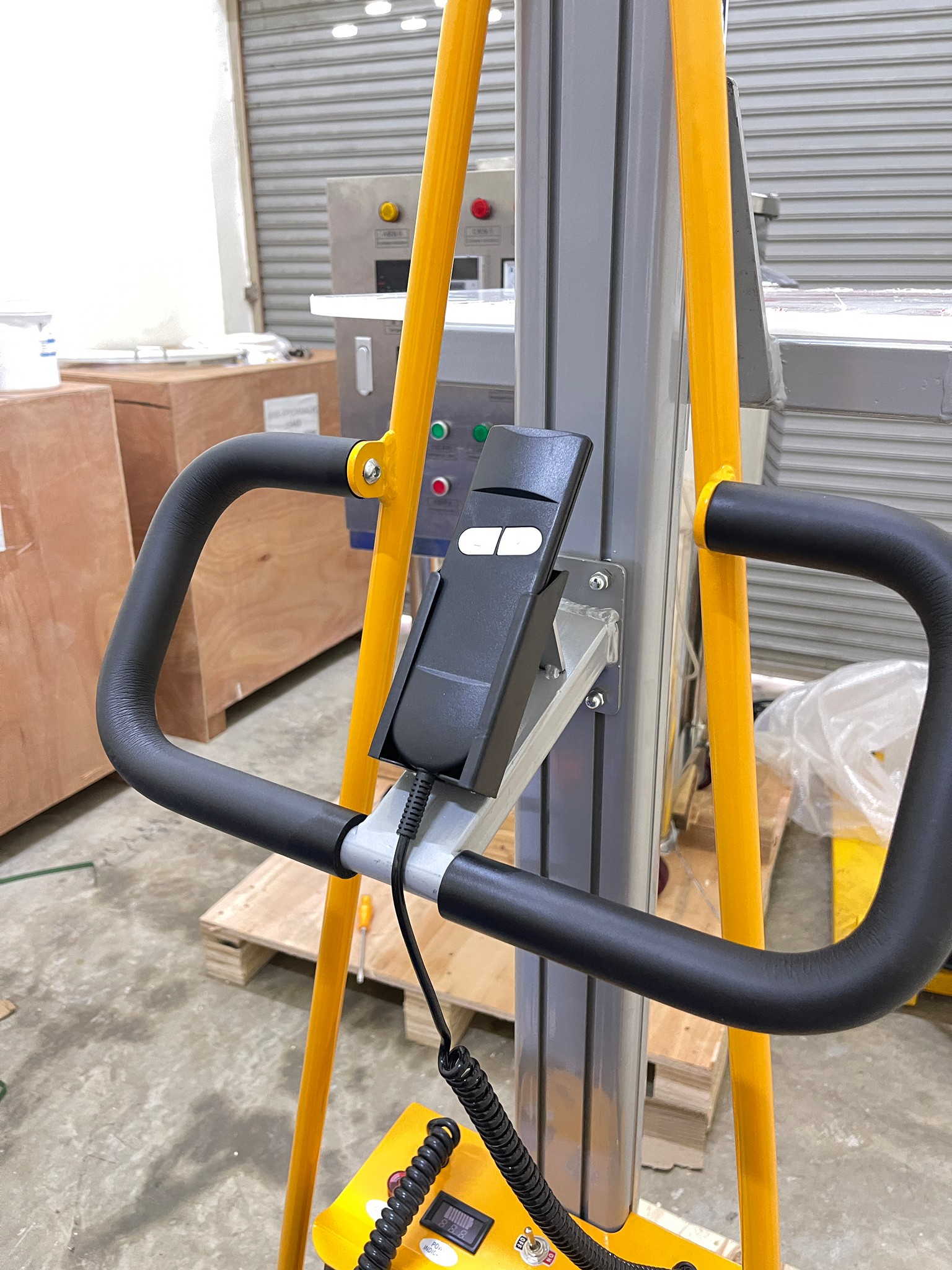 รถเข็นไฟฟ้า mini forklift workstation รถยก stacker ไฟฟ้า รุ่น 100kg/150kg.