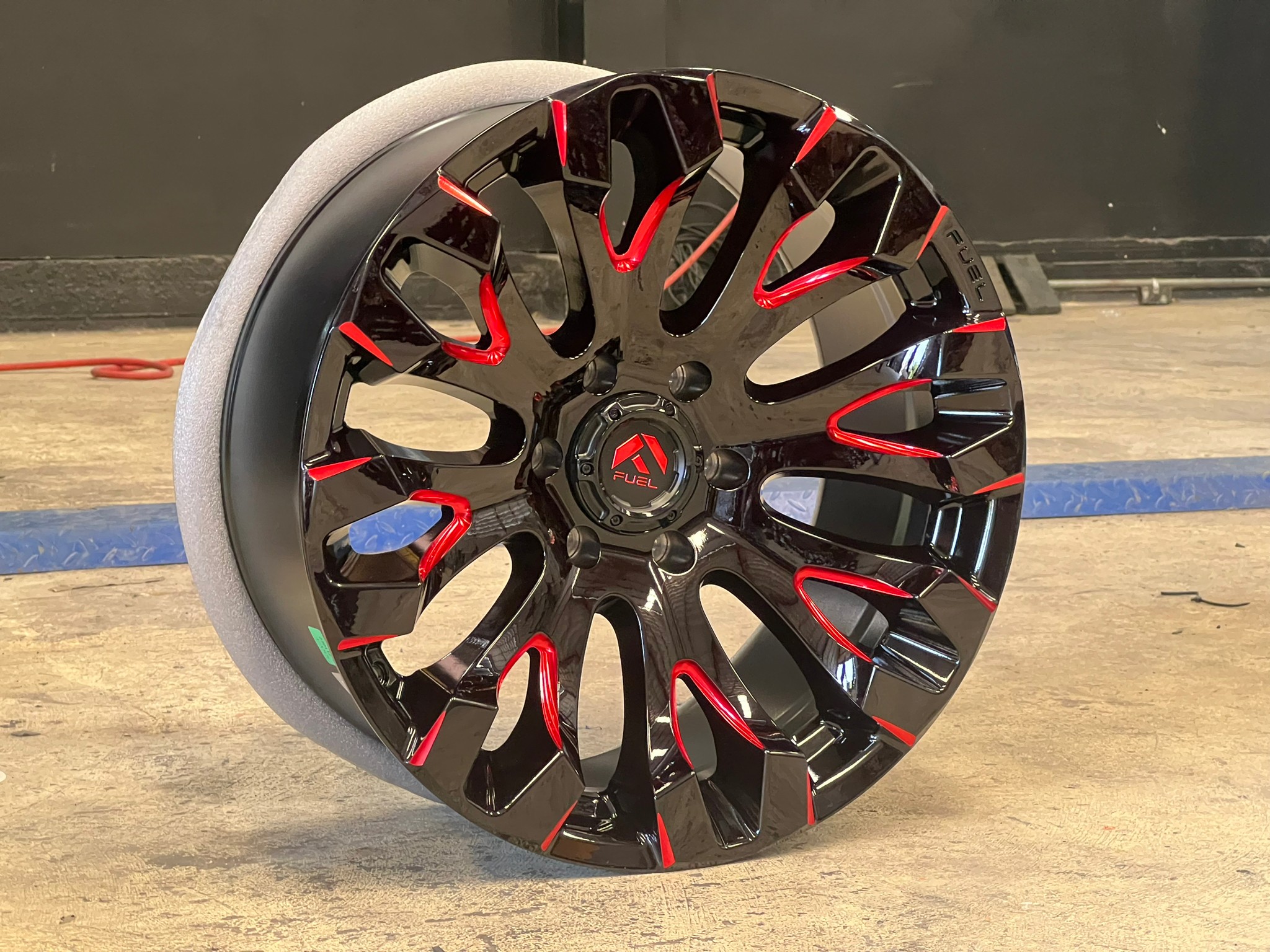 ล้อแท้ FULE GLOSSY BLACK 20x9 ET+1 6x139.7