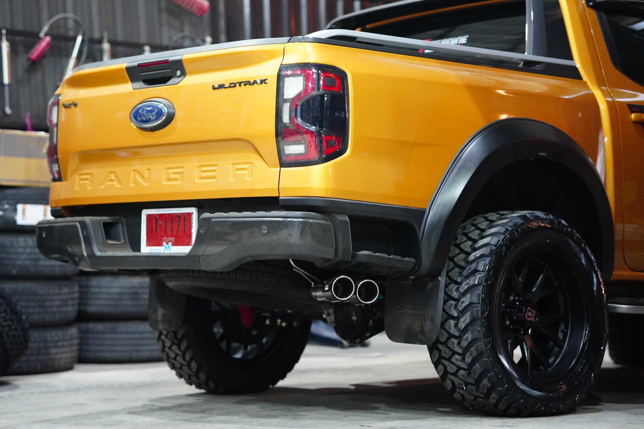 FORD RANGER NEXTGEN จองคิวมาจาก ชุมพร แต่งทรงเมกาที่ STEP9