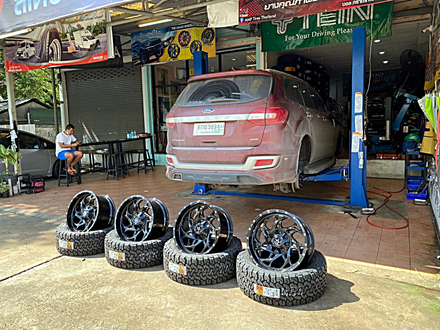 FORD EVEREST แต่งออฟโรดแบบไม่ยก