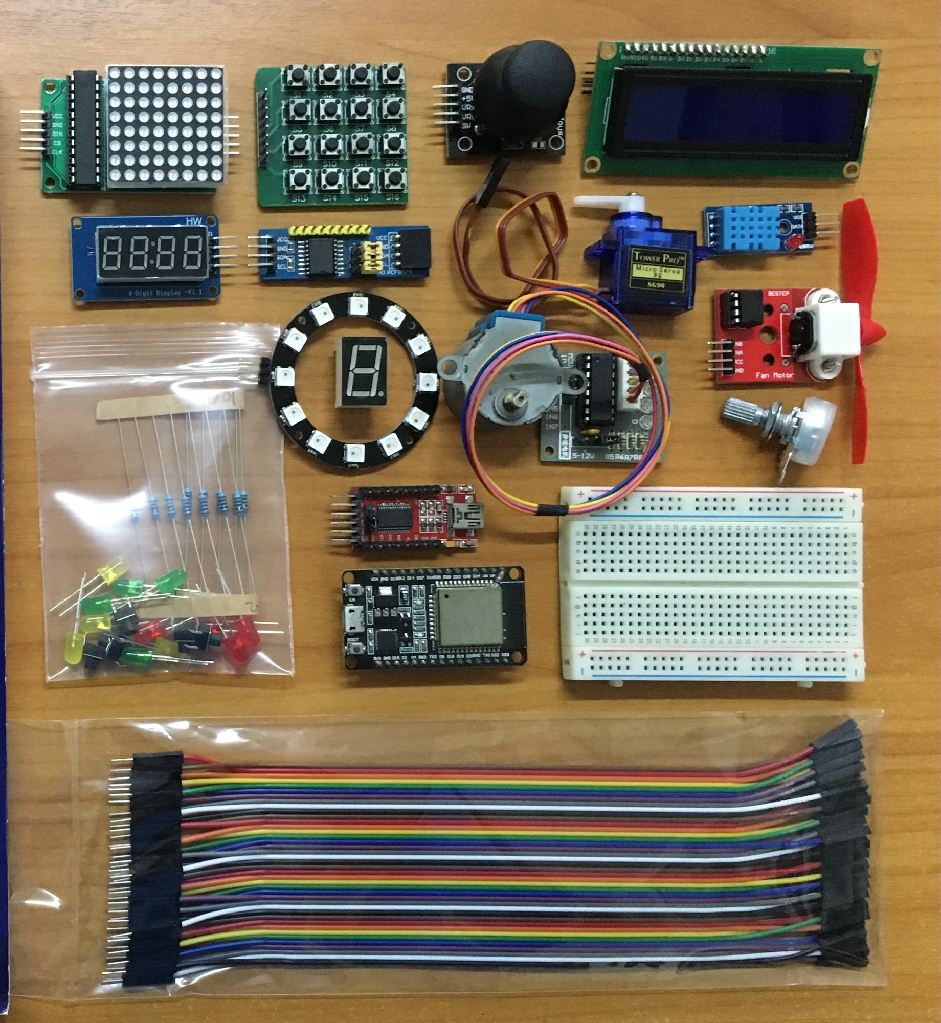 AppSoftTech ชุดทดลองESP32 สำหรับเรียนรู้ MicroPython จากAppSoftTechพร้อมหนังสือคู่มือฯ MicroPython