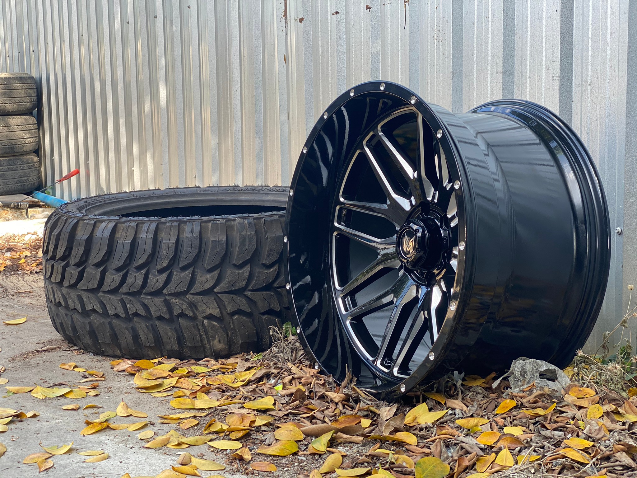 MAGNETIC 22x12 ET-44 CROSSWIND MT 33/12.5R22