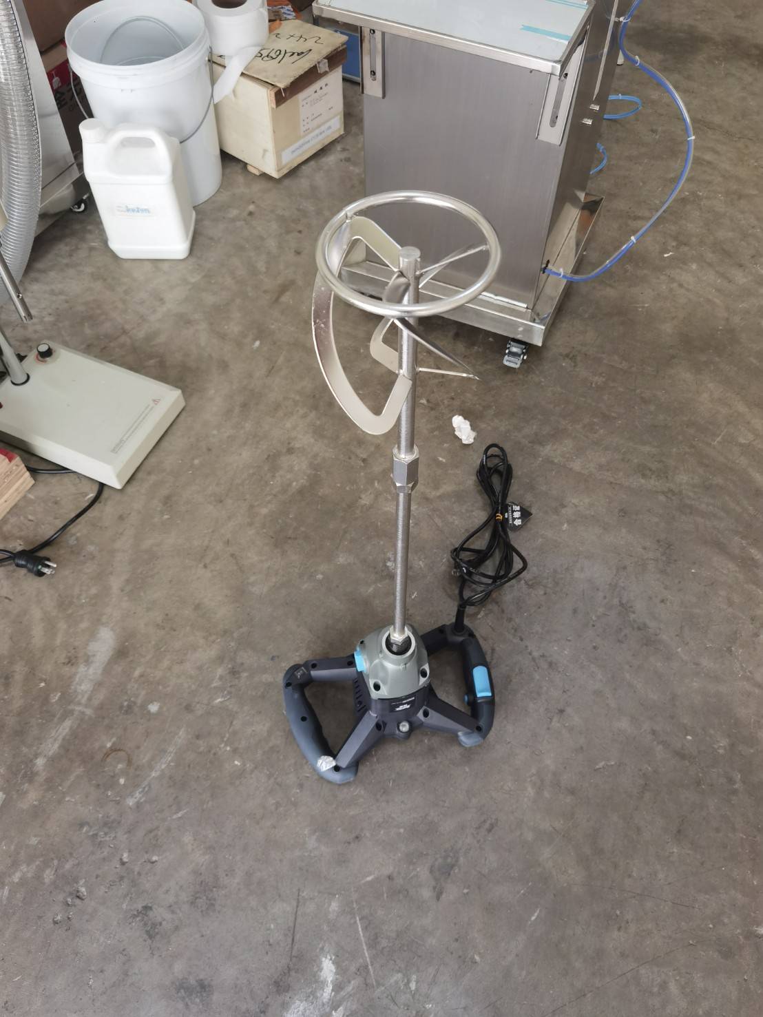 14529 เครื่องปั่นผสมของเหลว เครื่องผสมซีเมนต์ ผสมเคมี ผสมสี หัวปั่นเกรด 304 กันสนิม 1800w