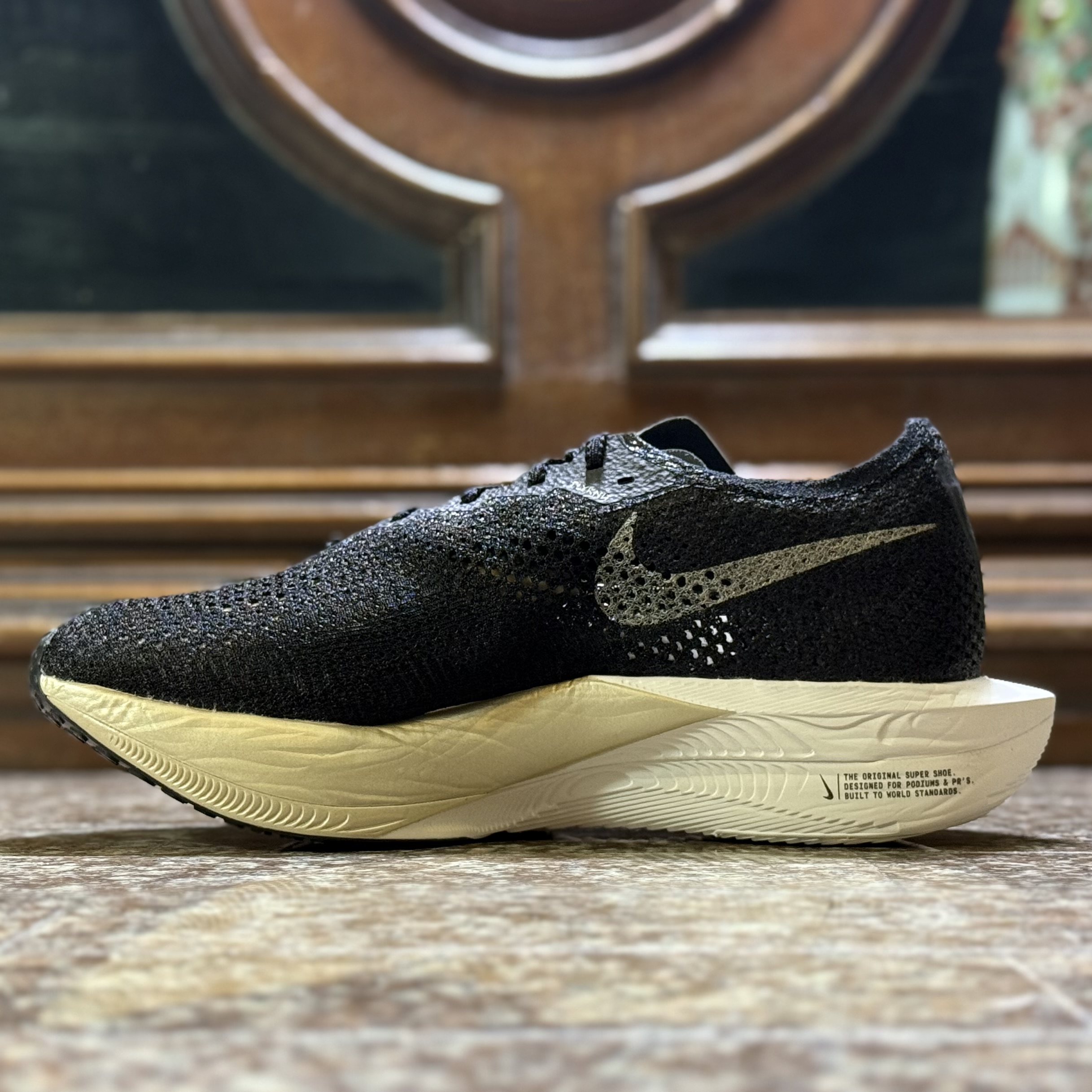 รองเท้าวิ่ง Nike ZoomX Vaporfly Next% 3 (M10/10.5US)