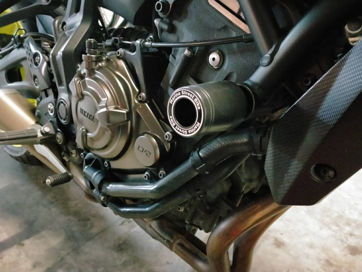 กันล้มข้าง MT07 XSR700 Marina กันล้มผลิตจากอลูมิเนียมนำเข้า เกรด6061T651 และPOM ติดตั้งง่าย(65) สีดำ