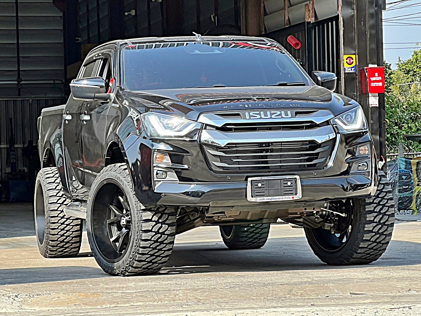 จัดเต็มชุดแต่ง ISUZU D-MAX V-CROSS