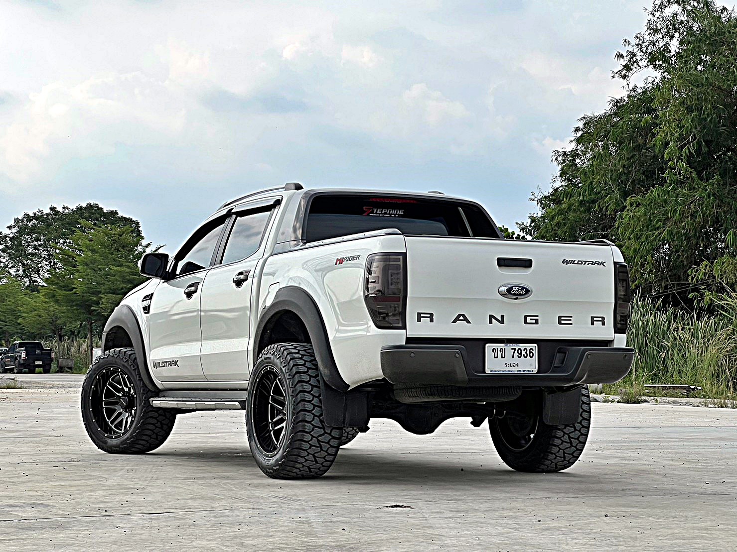 FORD_RANGER_จองคิวมาจากระยอง แต่งทรงเมกาที่ STEP9