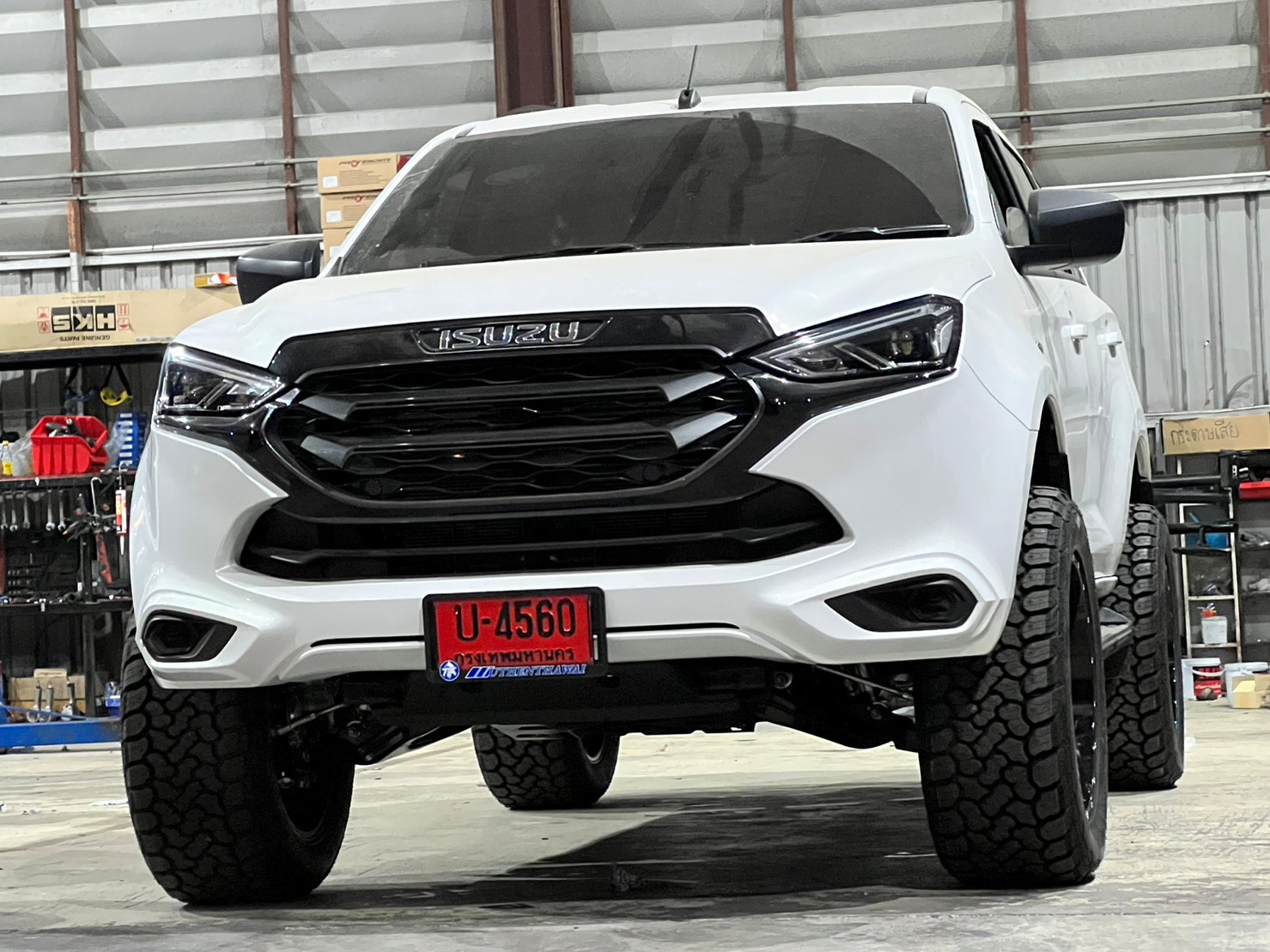 ISUZU MU-X แต่งทรงเมกาที่ STEP9