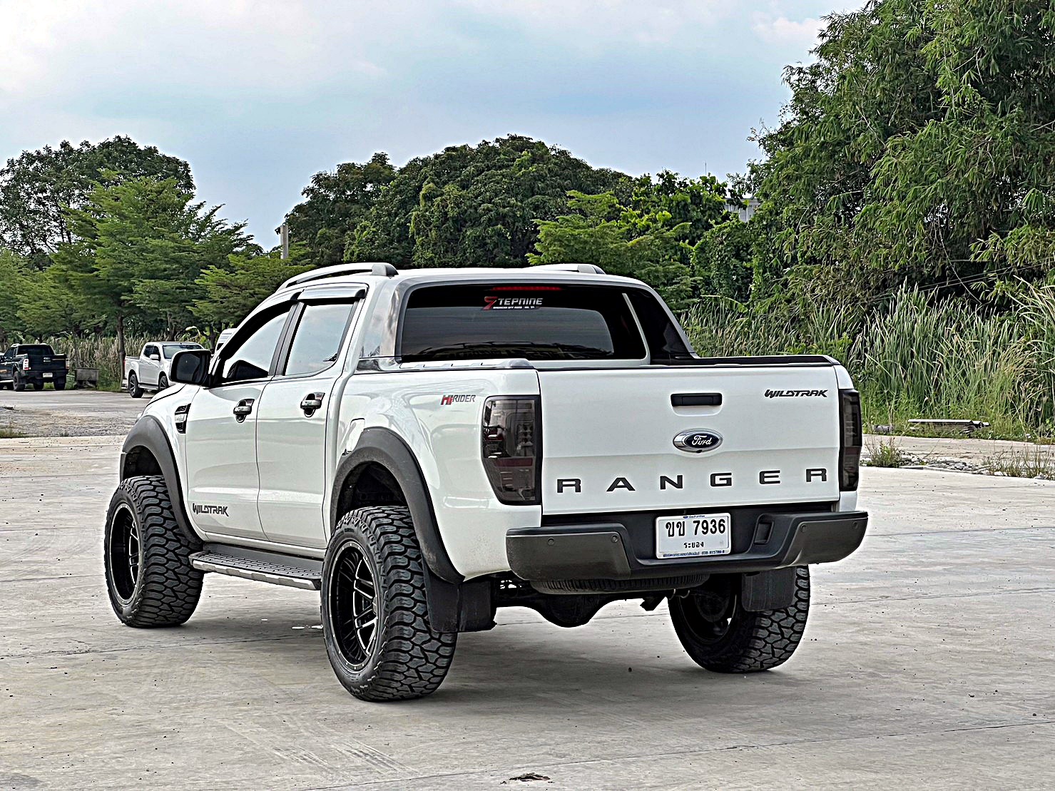 FORD_RANGER_จองคิวมาจากระยอง แต่งทรงเมกาที่ STEP9