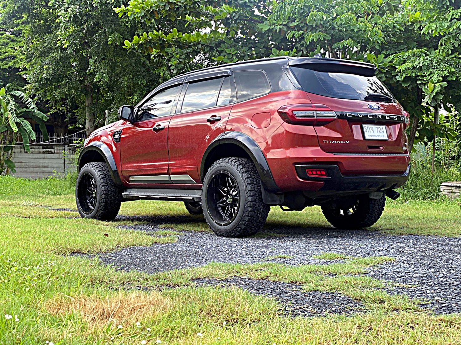 FORD EVEREST จัดทรงเมกาที่ STEP9