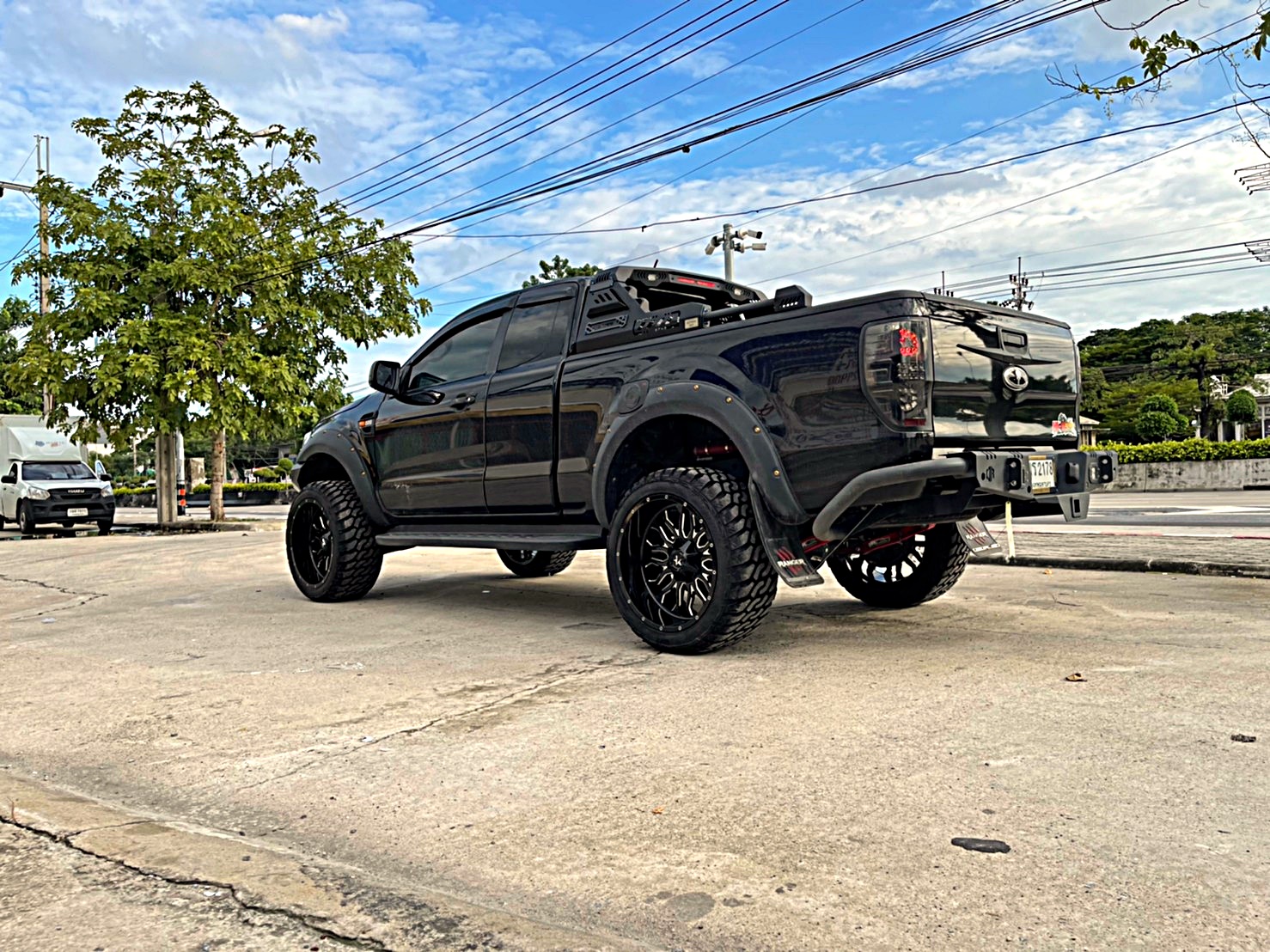 FORD RANGER จัดทรงเมกา ขอบ22 ที่ STEP9