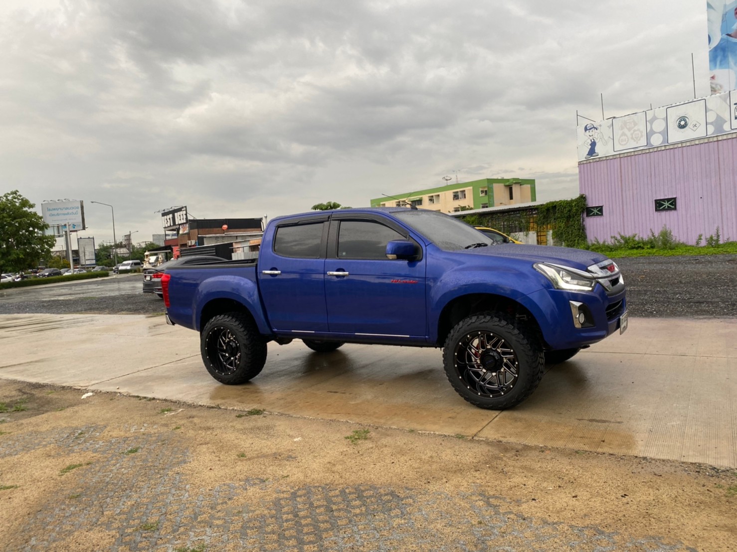 D-MAX มาจากสุพรรณบุรี จัดทรงเมกาที่ STEP9