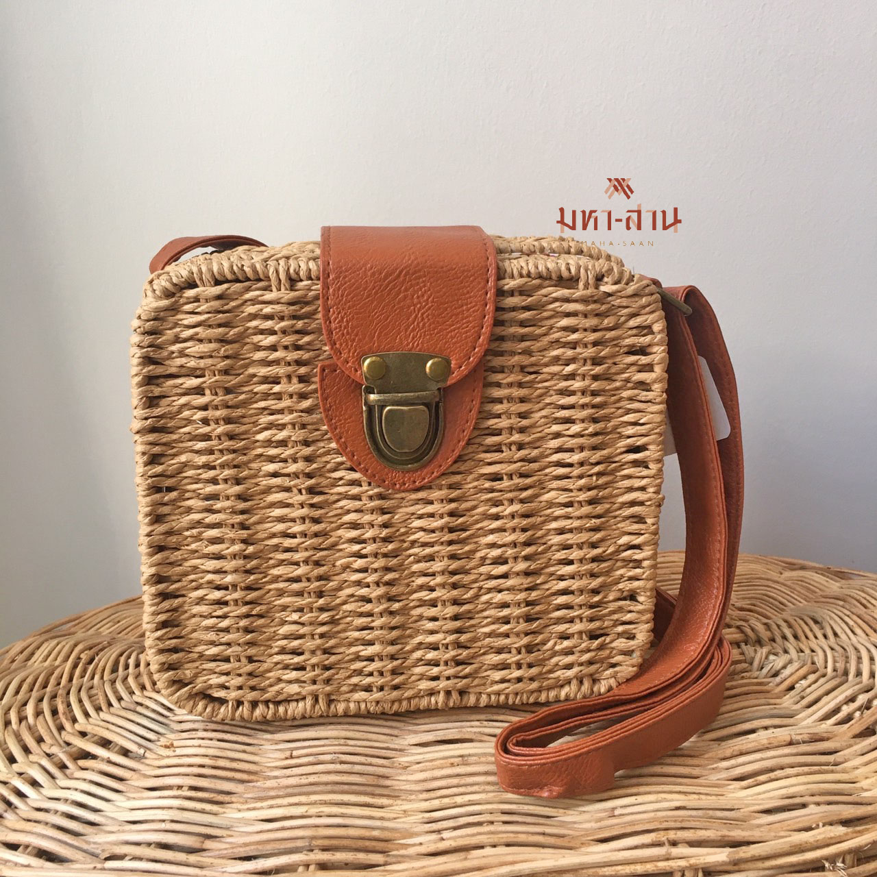 กระเป๋าถักแข็ง เหลี่ยม ขนาดกว้าง7นิ้ว สูง6.5นิ้ว✨