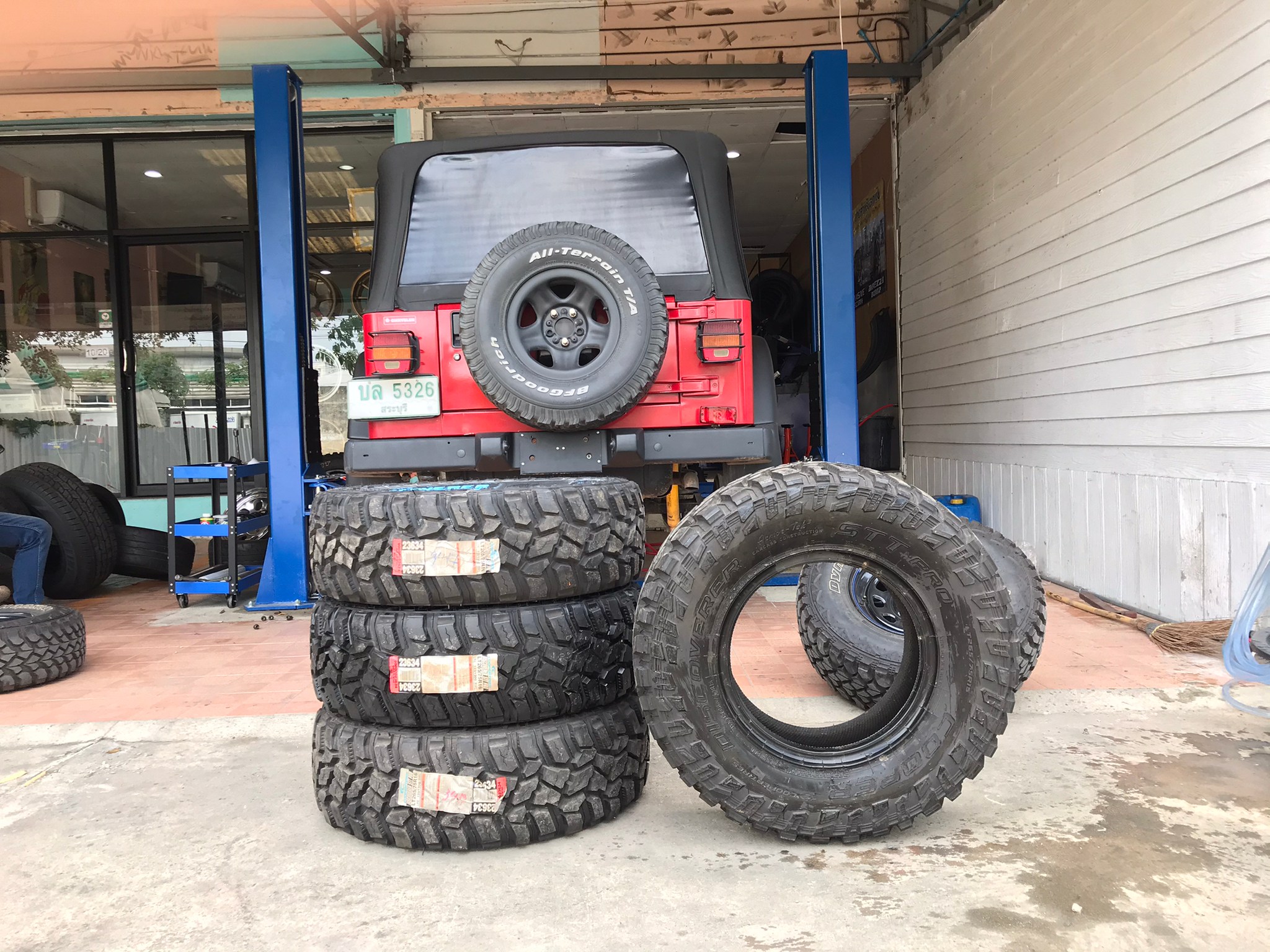 COOPER STT PRO 295/55-20 เส้น 8500 ปกติ 15000