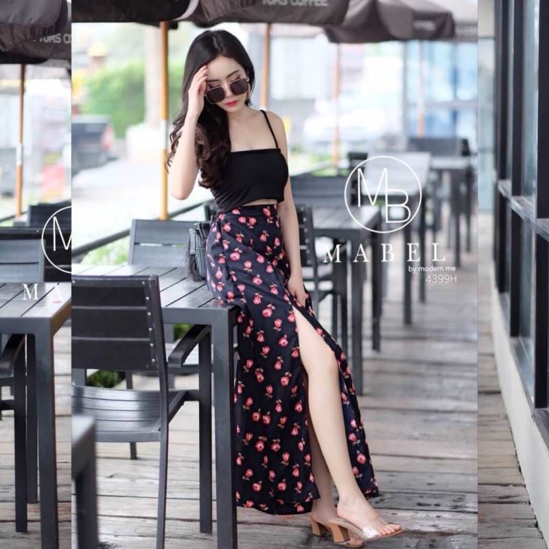 set 2 ชิ้น เสื้อสายเดี่ยว กับ กระโปรงผ่าหน้า