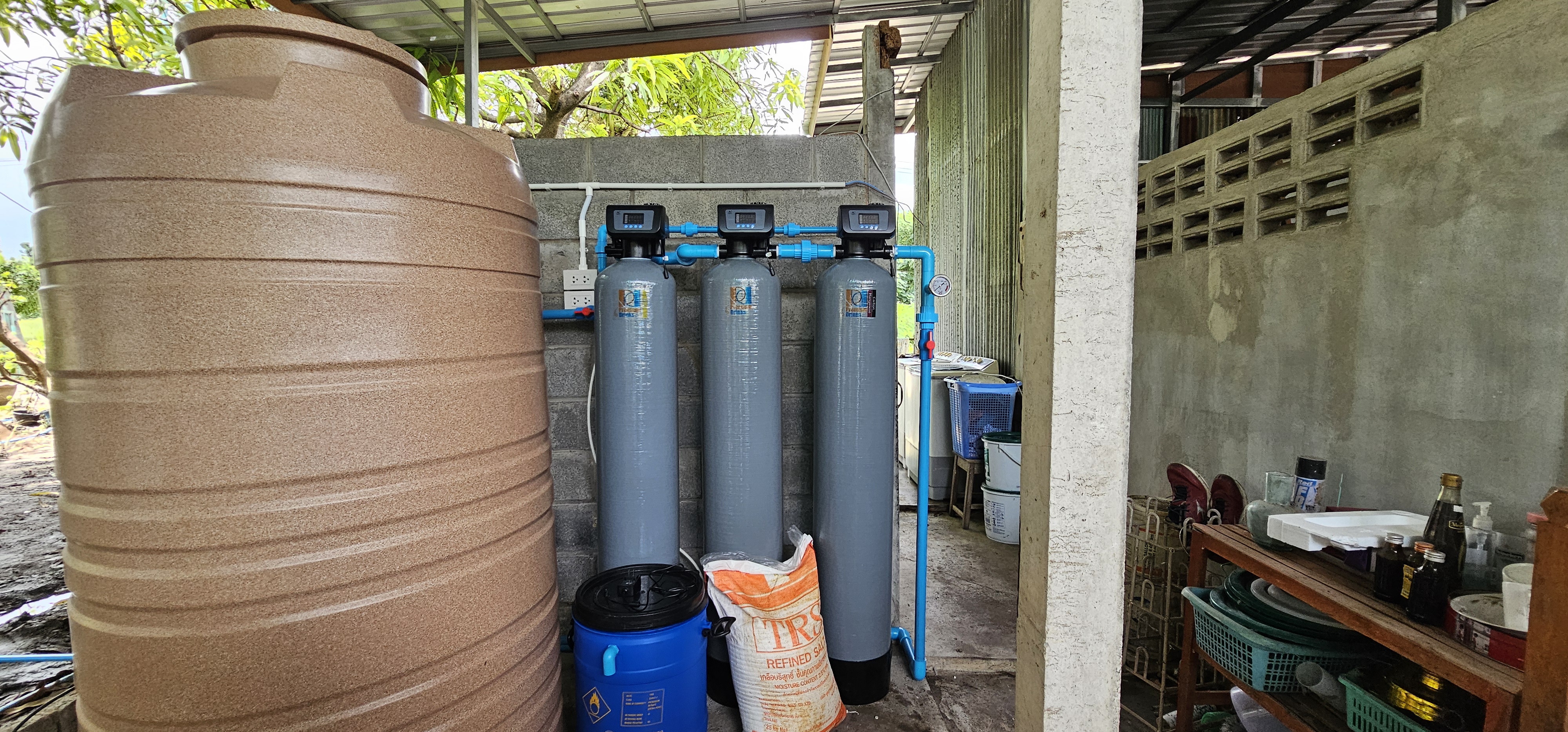 ถังกรองน้ำใช้ FRPขนาด 10x54 จุสาร50 ลิตร 3 ใบ +ชุดถังเกลือ+เกลือ ระบบ AUTO ราคาพร้อมติดตั้ง