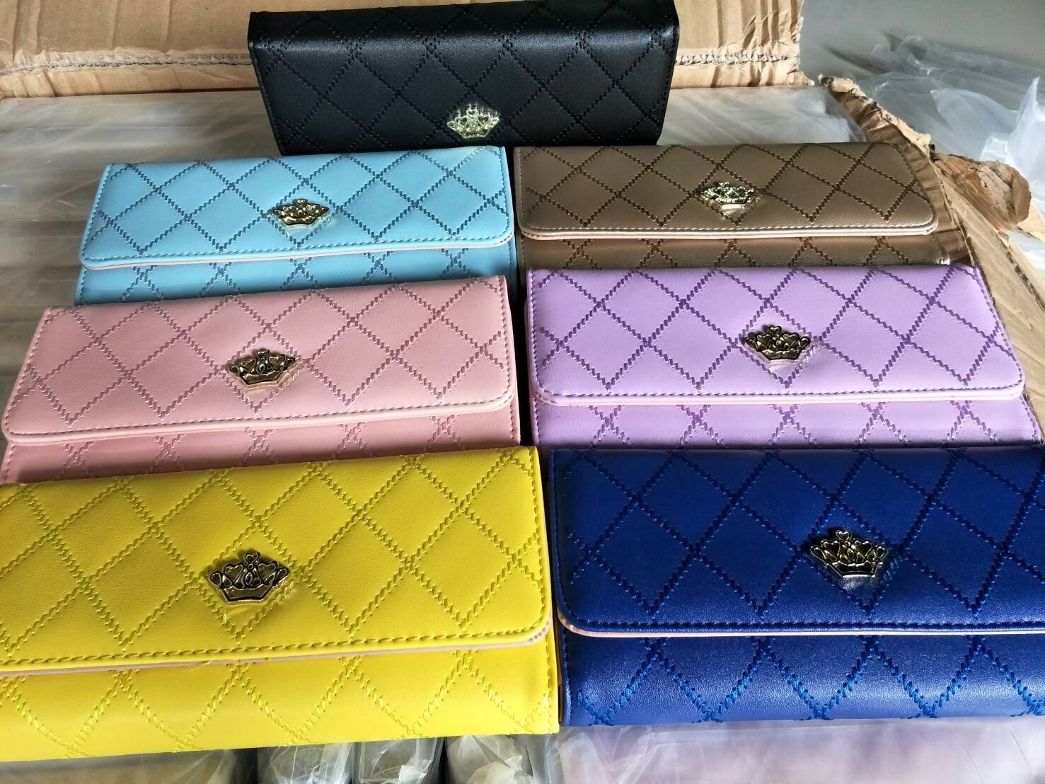 กระเป๋าสตางค์ใบยาว