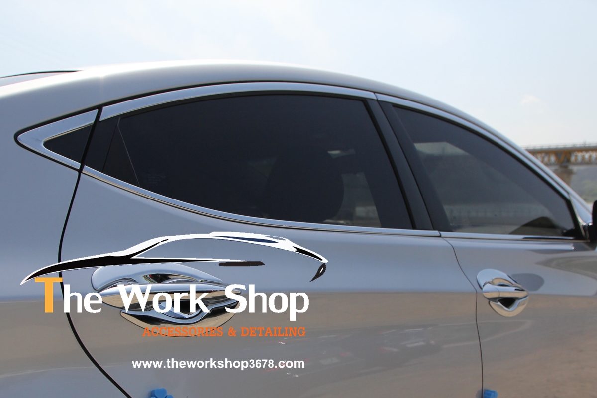 Luxury Chrome Sun Visor (Sangcarful) for Elantra ( ชุดคิ้วโครเมี่ยมแต่งขอบกระจกด้านล่าง )