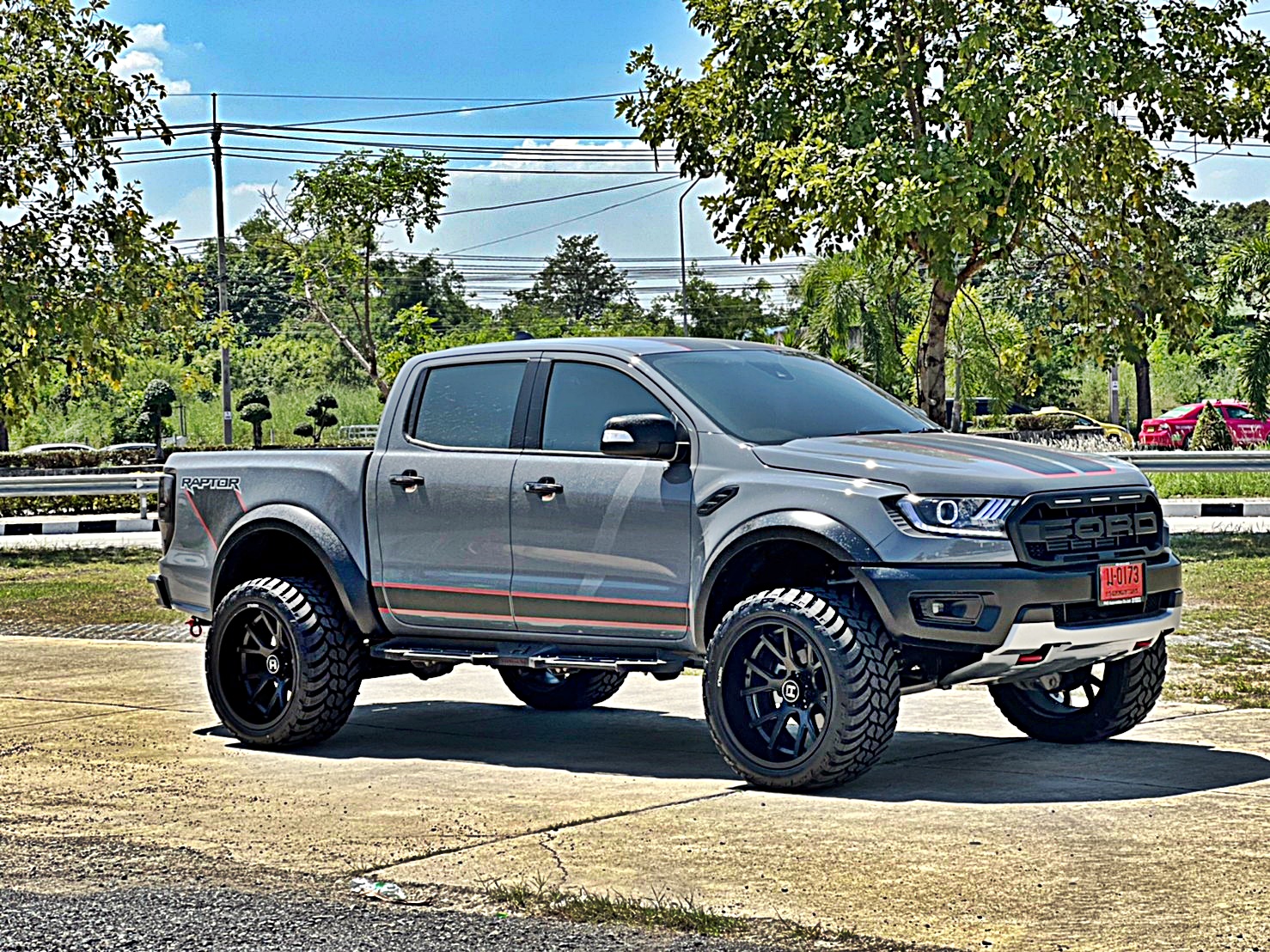 FORD RAPTOR ทรงเมกา่ ล้อ HOSTILE H113