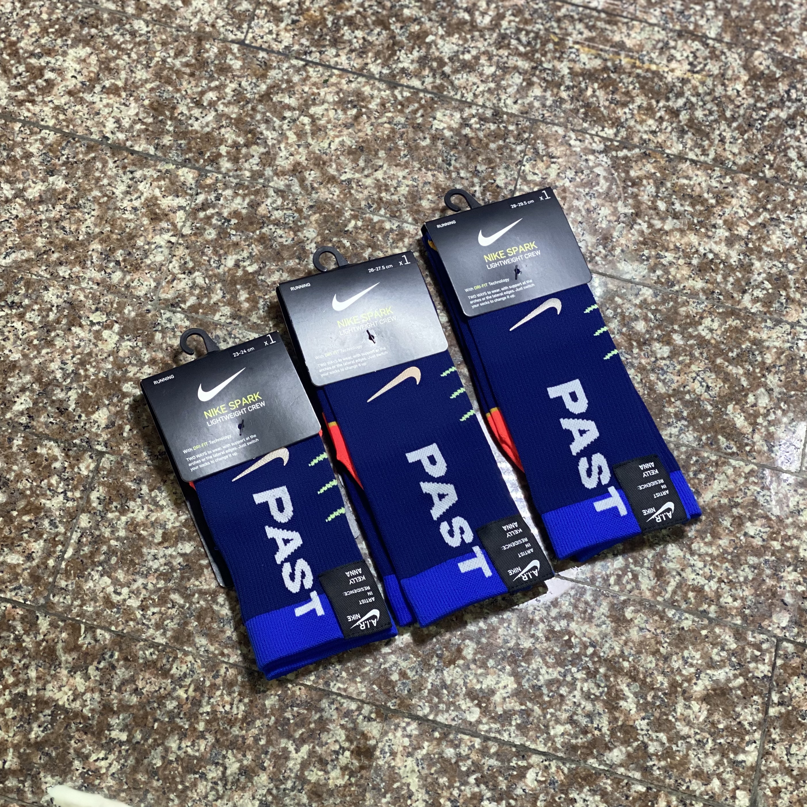 ถุงเท้าวิ่ง Nike Spark A.I.R. Crew Running Socks ‘LIMITED’ (S)