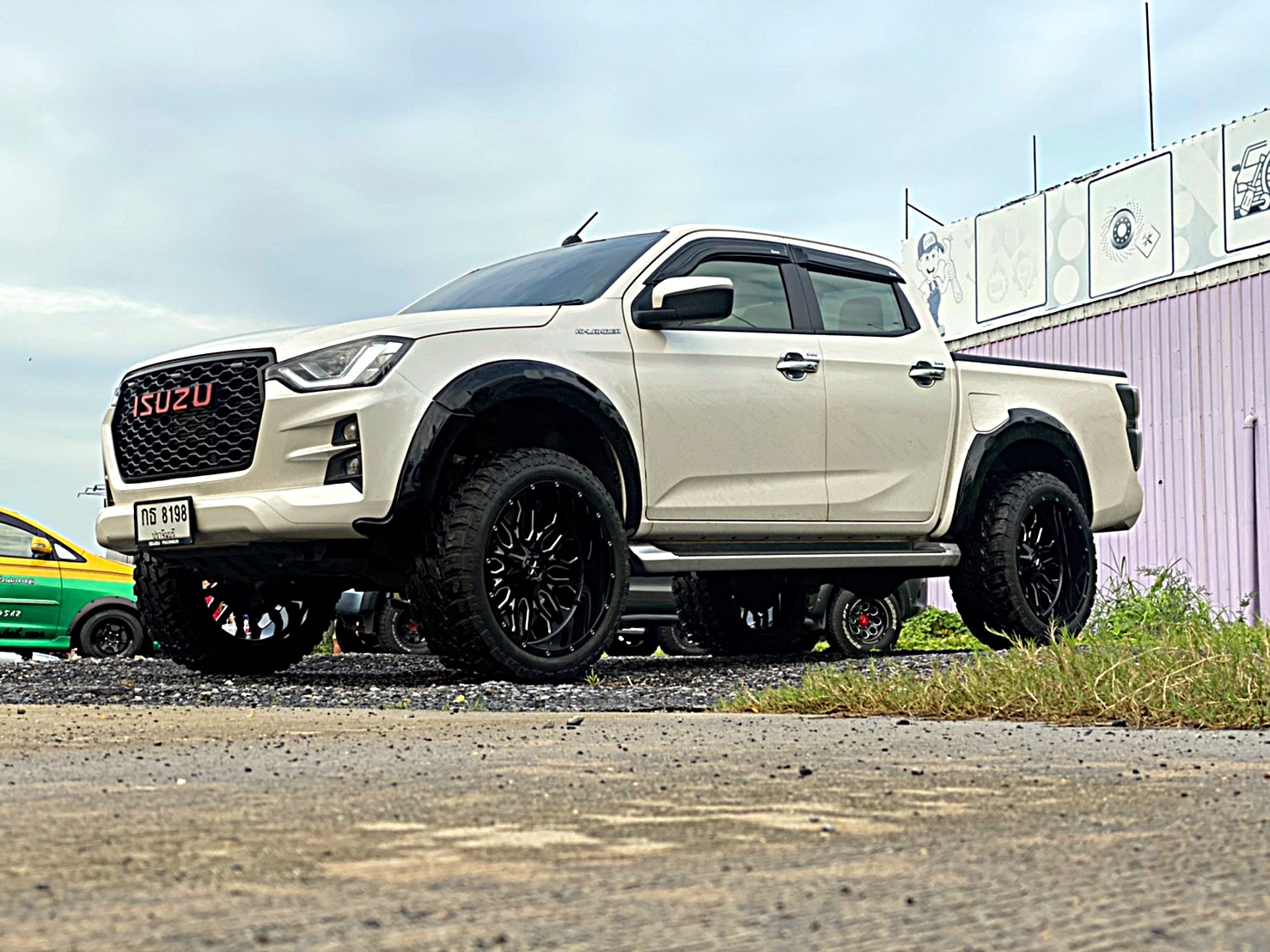 D-MAX ทรงเมกา มาไกลจากปราจีนบุรี