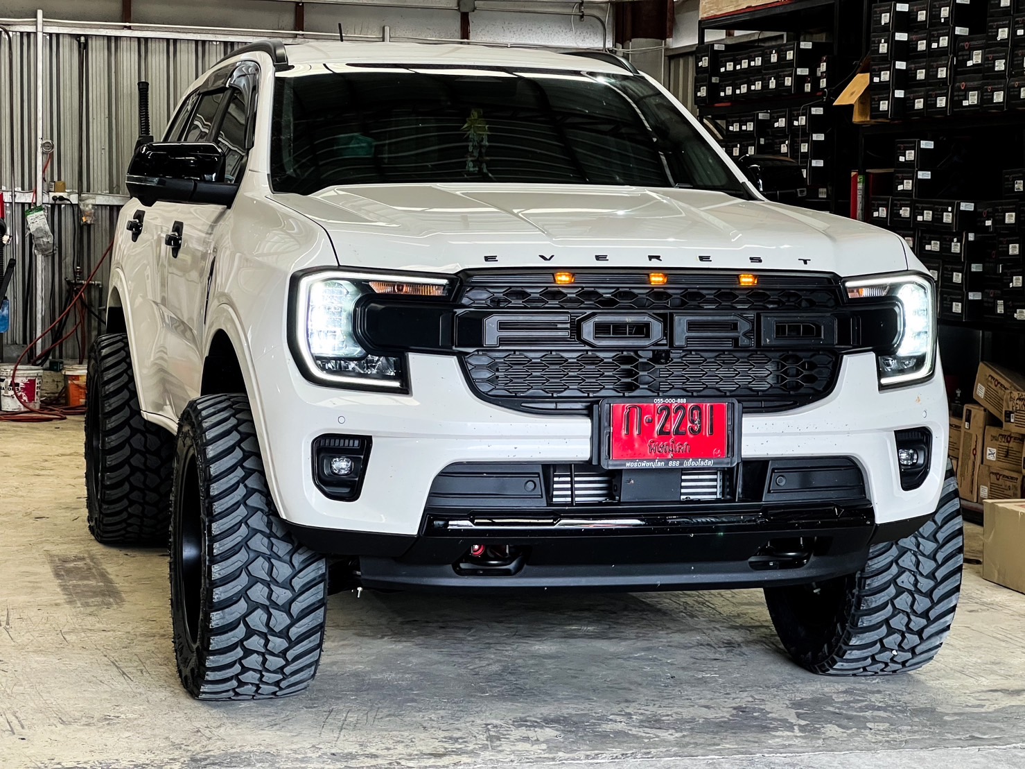 FORD EVEREST NEXTGEN #ทรงซ้อ ขับมาจากพิษณุโลก มาแต่งทรงเมกา
