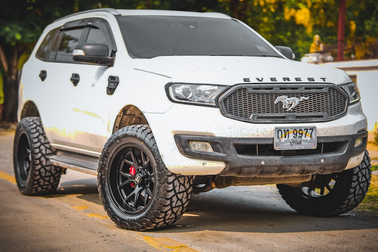 FORD EVEREST จองคิวม แต่งทรงเมกา มาจากบุรีรัมย์ งบแสนต้นๆๆ
