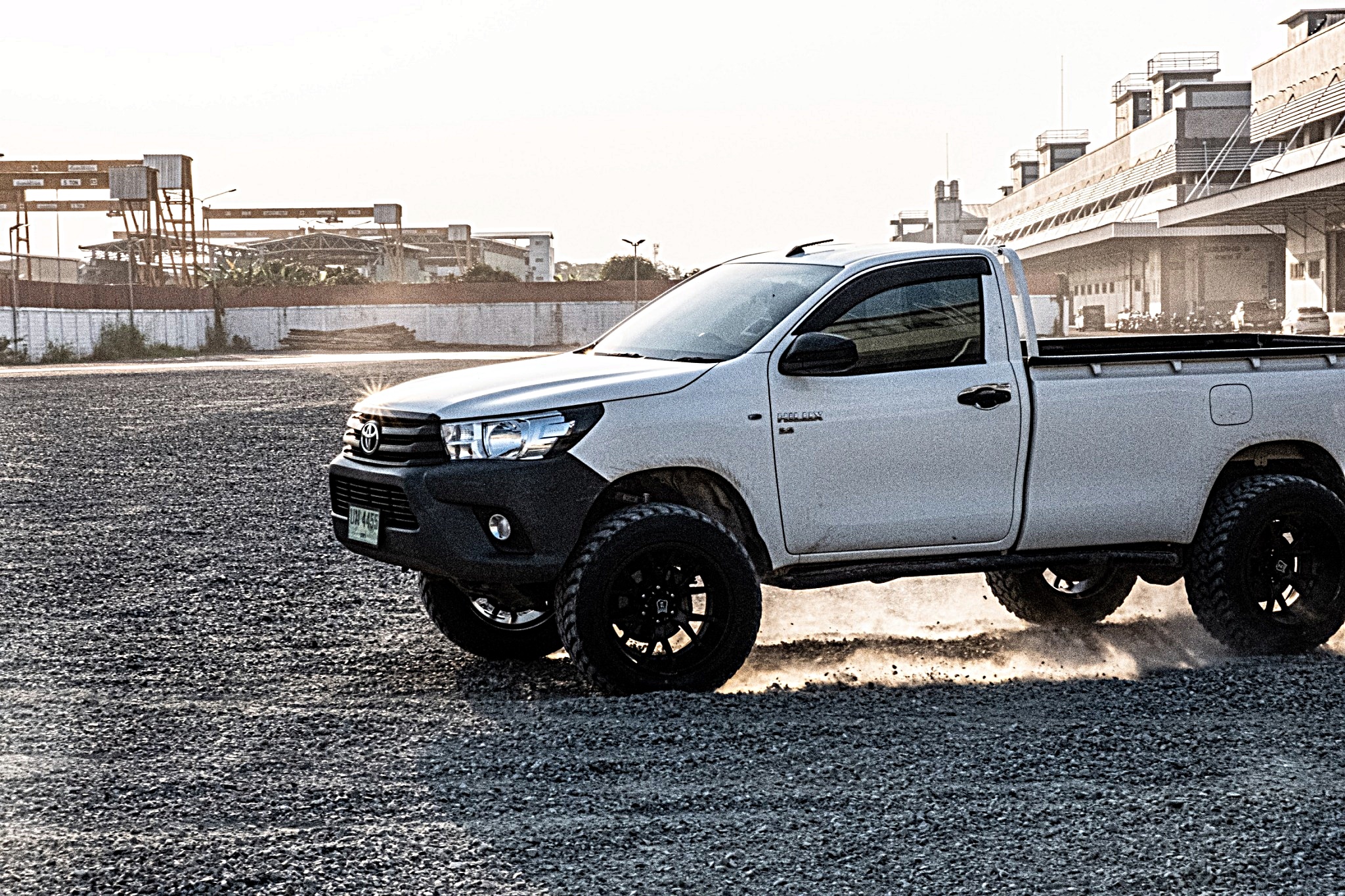 REVO หัวเดียว จองคิวจากแพร่ ทำทรงเมกาที่ STEP9