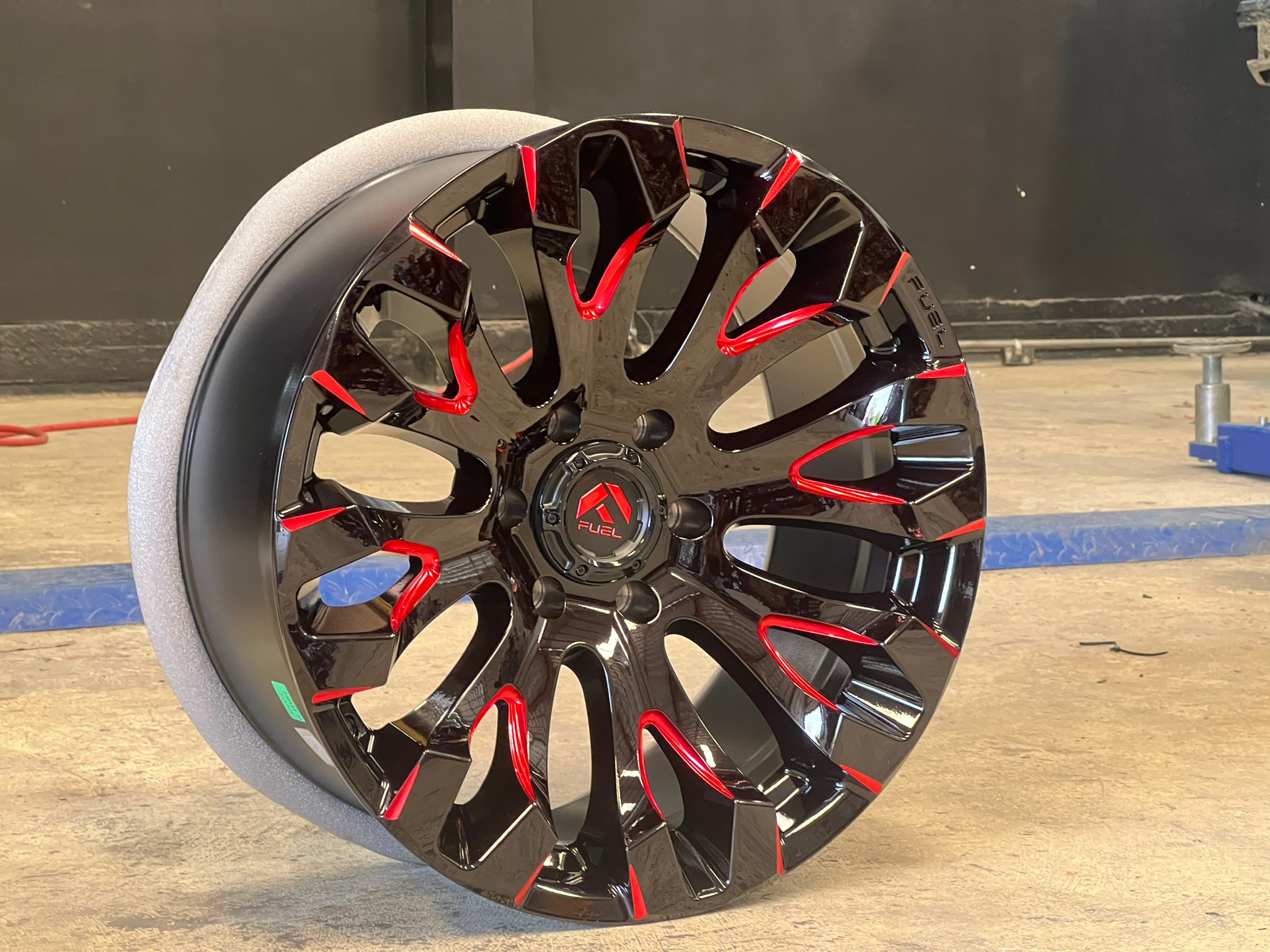 ล้อแท้ FULE GLOSSY BLACK 20x9 ET+1 6x139.7