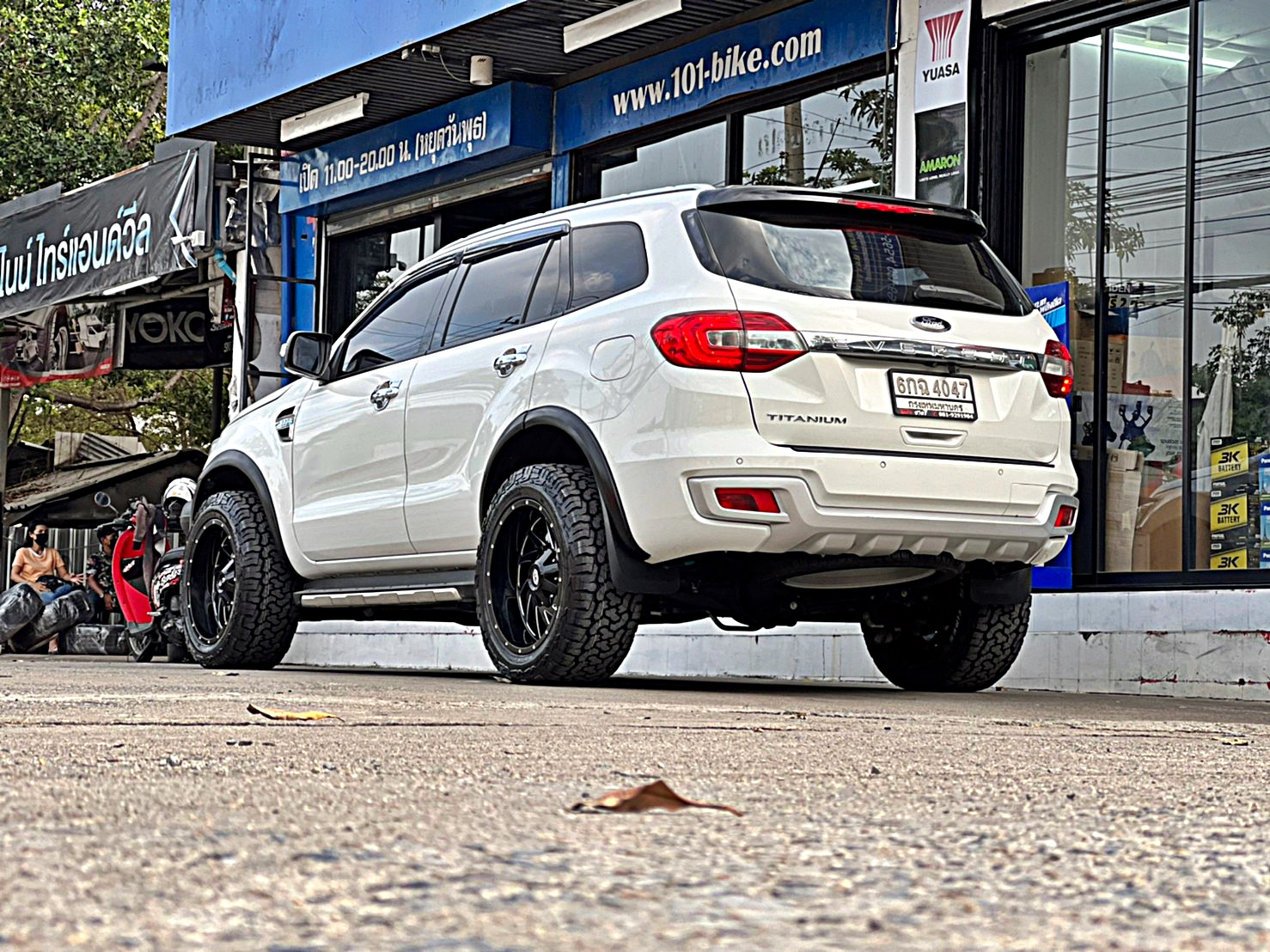 FORD EVEREST แบบไม่ยก