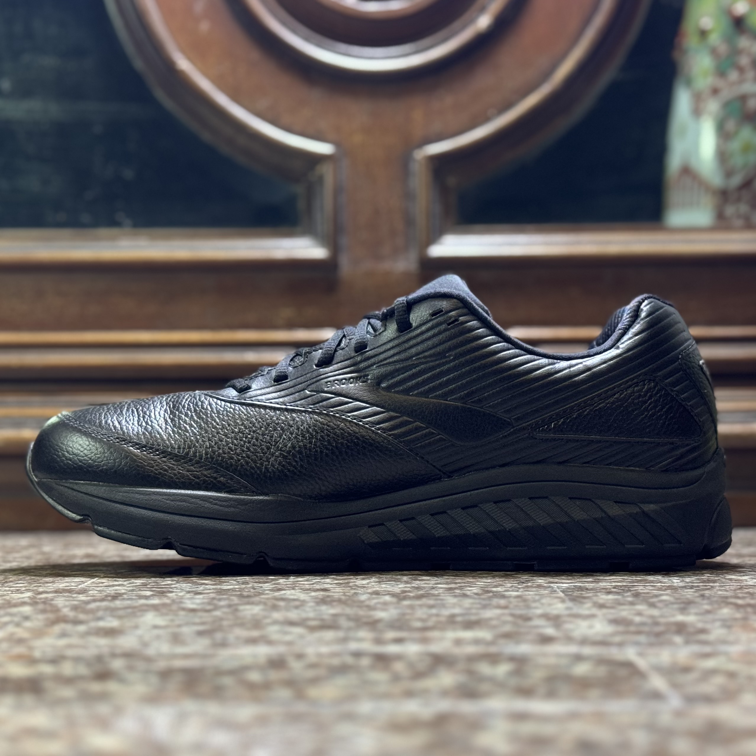 รองเท้า Brooks Addiction Walker 2 ‘TripleBlack’ #มือ2 (M14US)