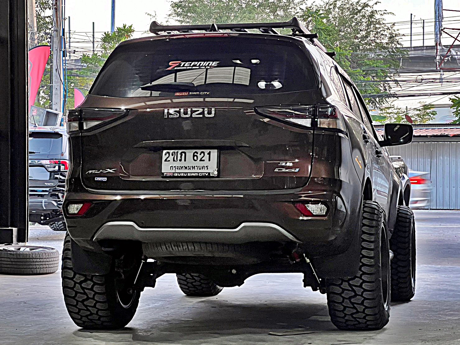 MU-X แต่งทรงเมกาที่ STEP9