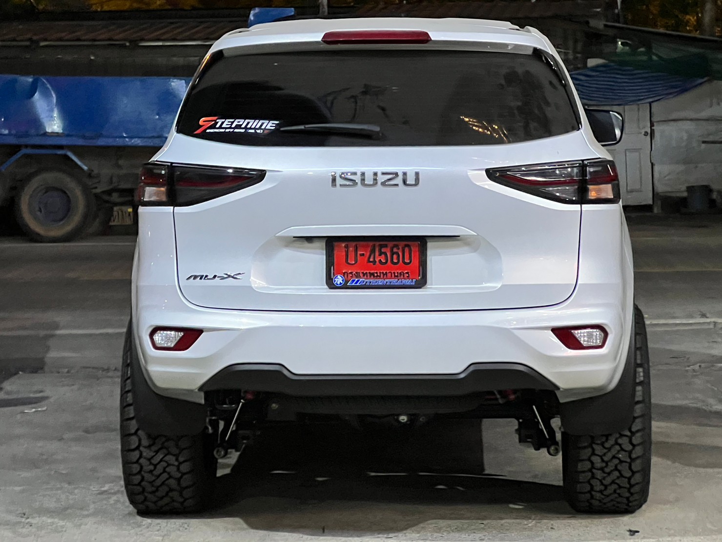 ISUZU MU-X แต่งทรงเมกาที่ STEP9