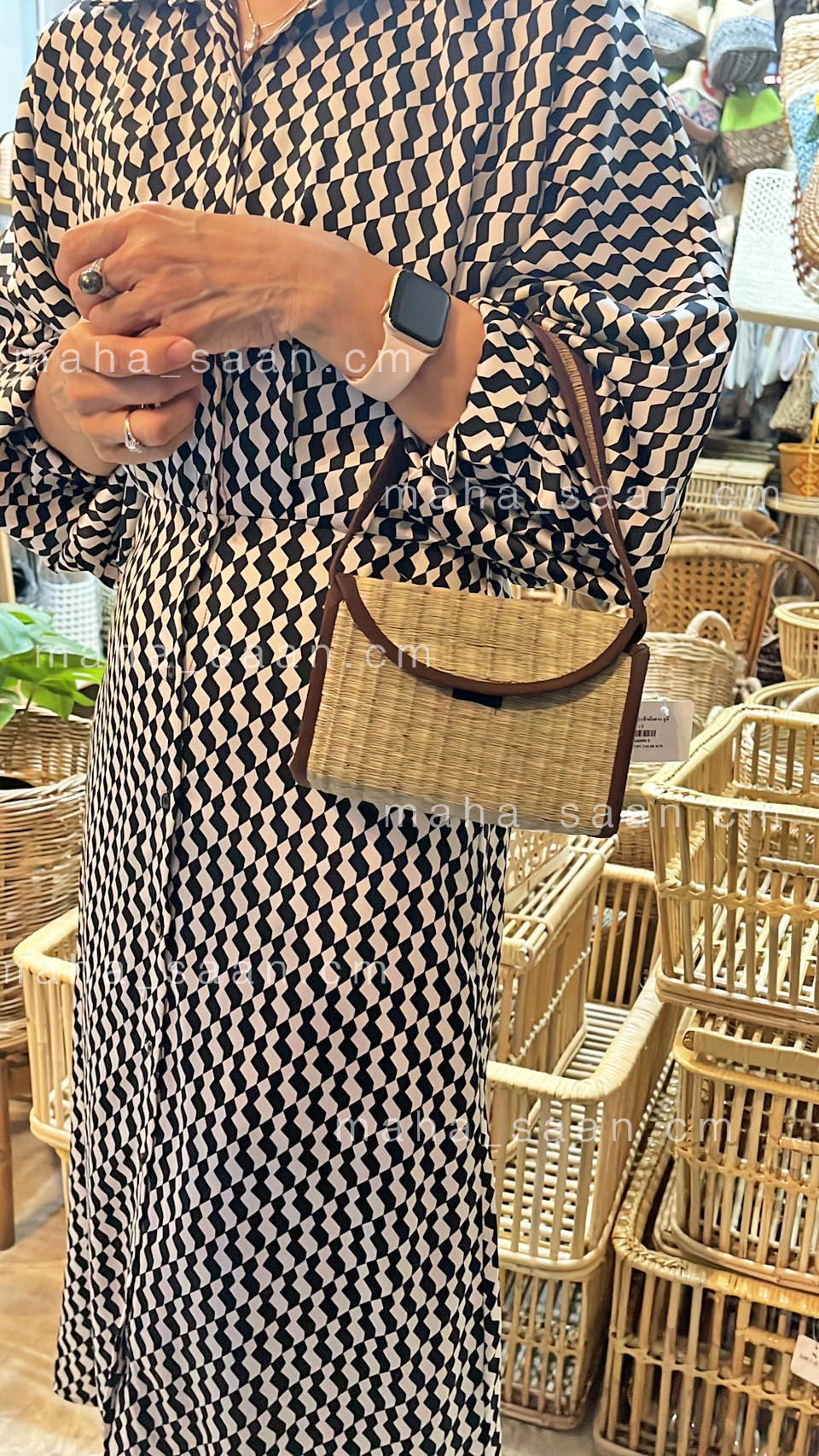 กระเป๋าเสื่อกกสาน ใบเล็ก คล้องแขน งานทอมือ 🏹