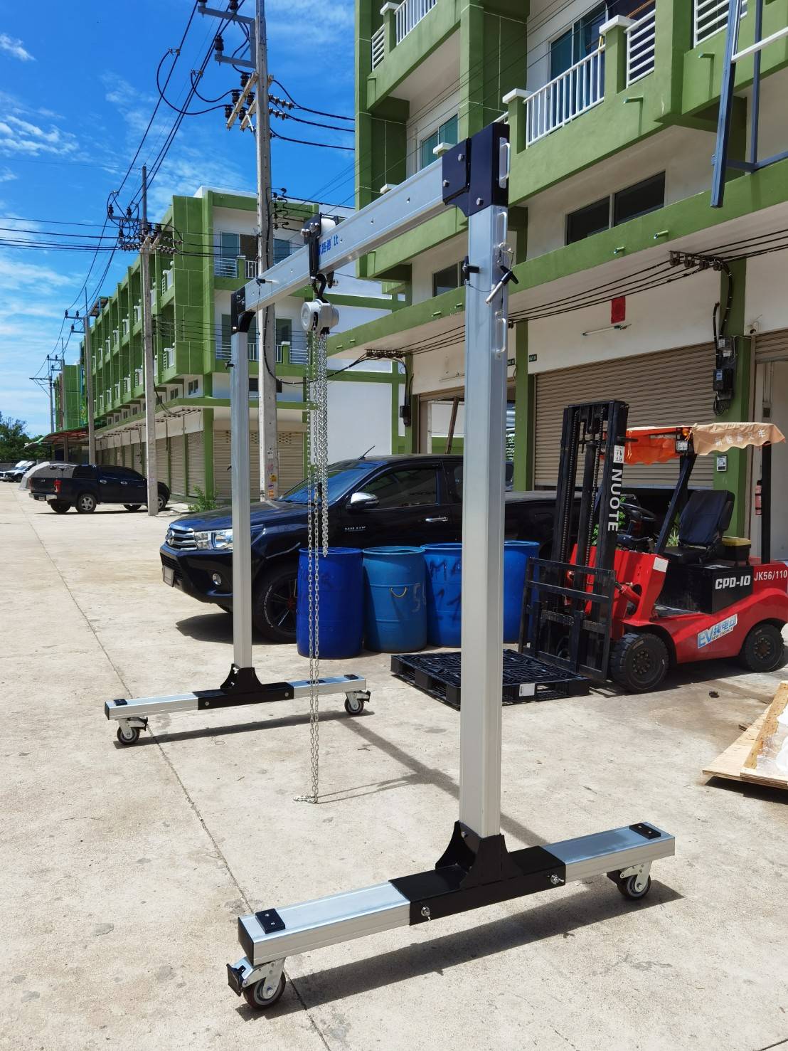 เครนยกของหนัก ปรับระดับ ประกอบเครนใช้งานได้ง่าย + รอกโซ่ มีให้เลือกหลายขนาด Crane01 kld