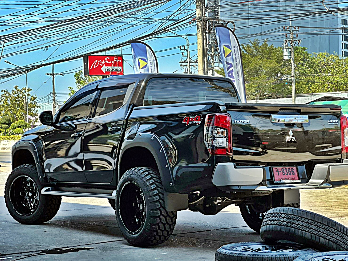 TRITON ทรงเมกา ล้อ FORCE ที่ STEP9