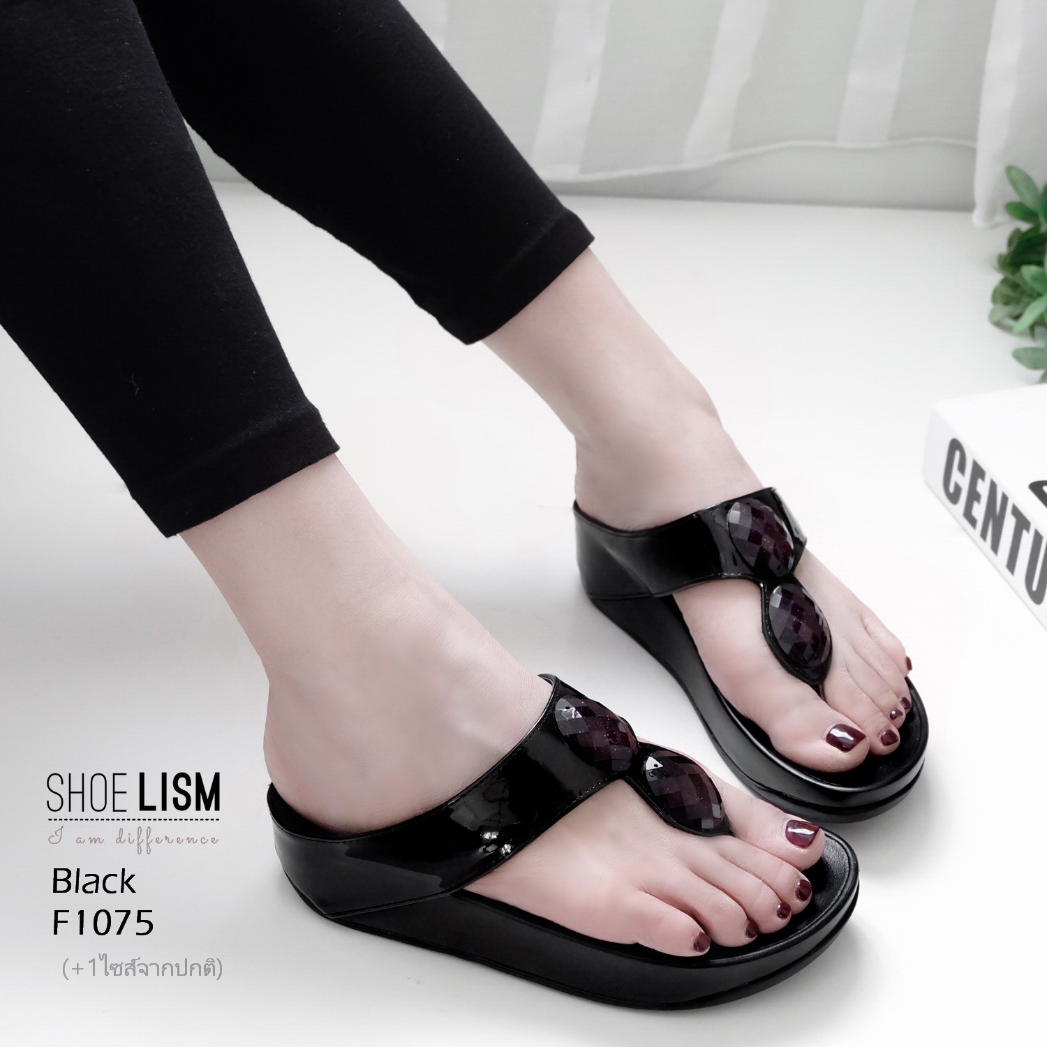 รองเท้าหูคีบ แต่งทับทิม