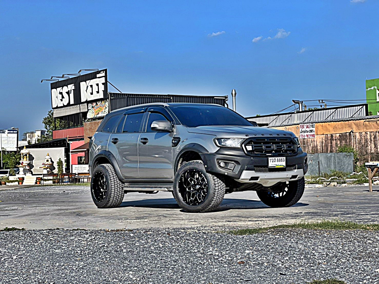 FORD EVEREST ทรงเมกา ล้อ FORCE ที่ STEP9
