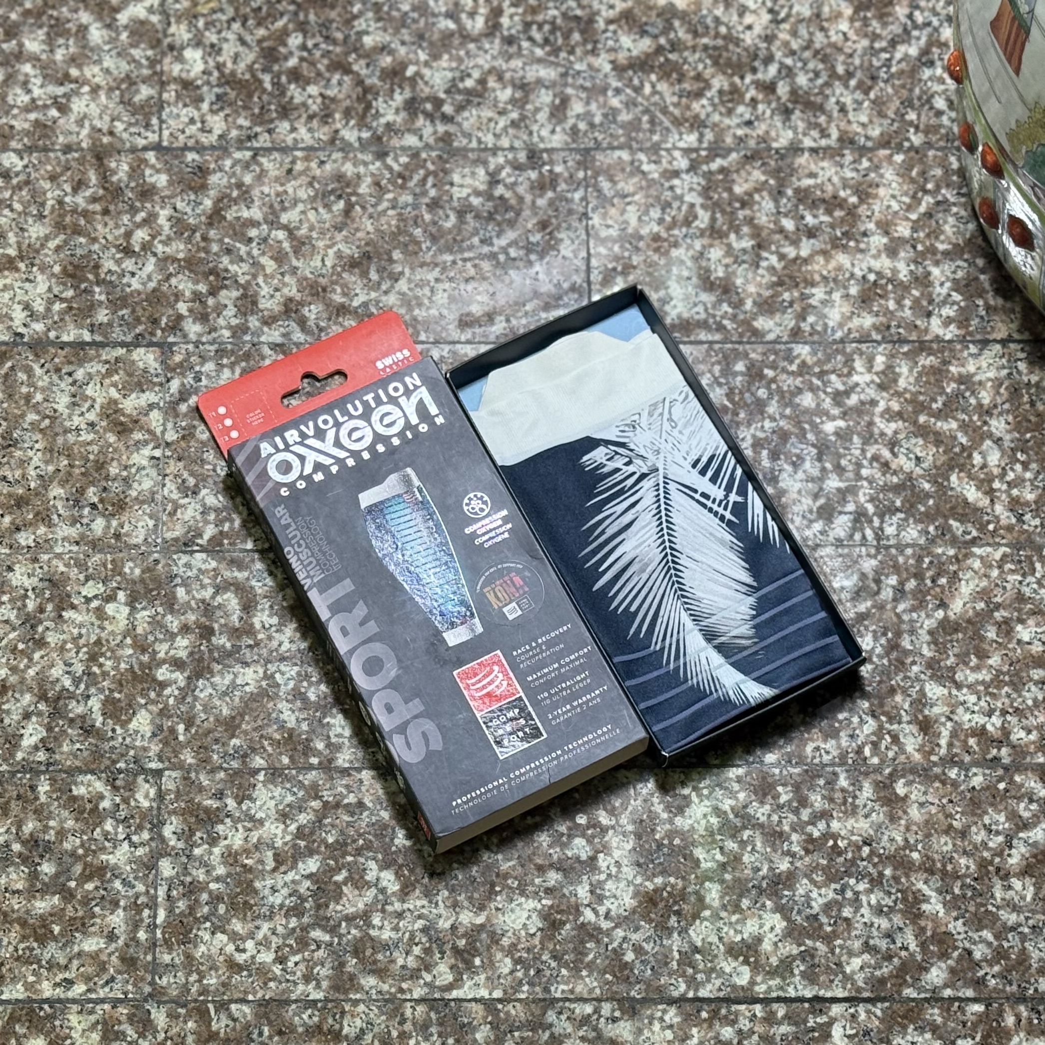 ซัพพอร์ตน่อง Compressport R2 Oxygen Calf Sleeve (T3,T4)