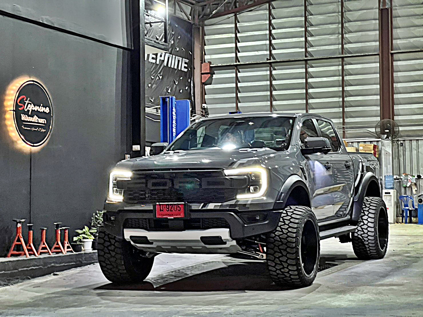 ส่งงาน RAPTOR V6 หล่อจบ ที่ Step9 ล้อแท้ HOSTILE H113