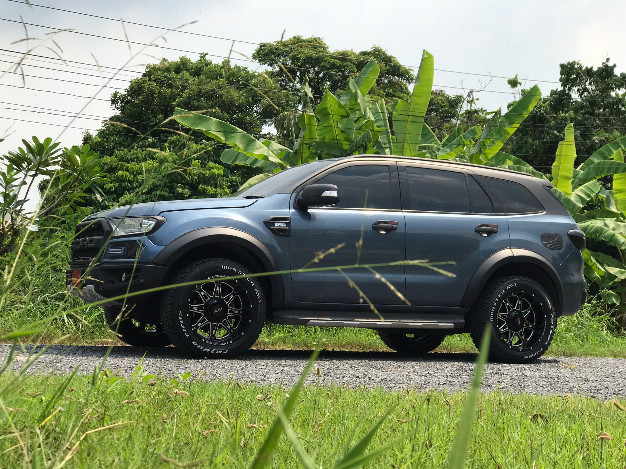 FORD EVEREST ล้อ COSMIS CROWN ผลงานจาก STEP9