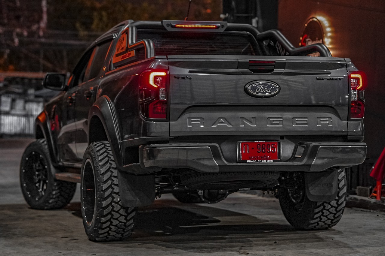 FORD RANGER NEXTGEN แต่งทรงเมกาที่STEP9