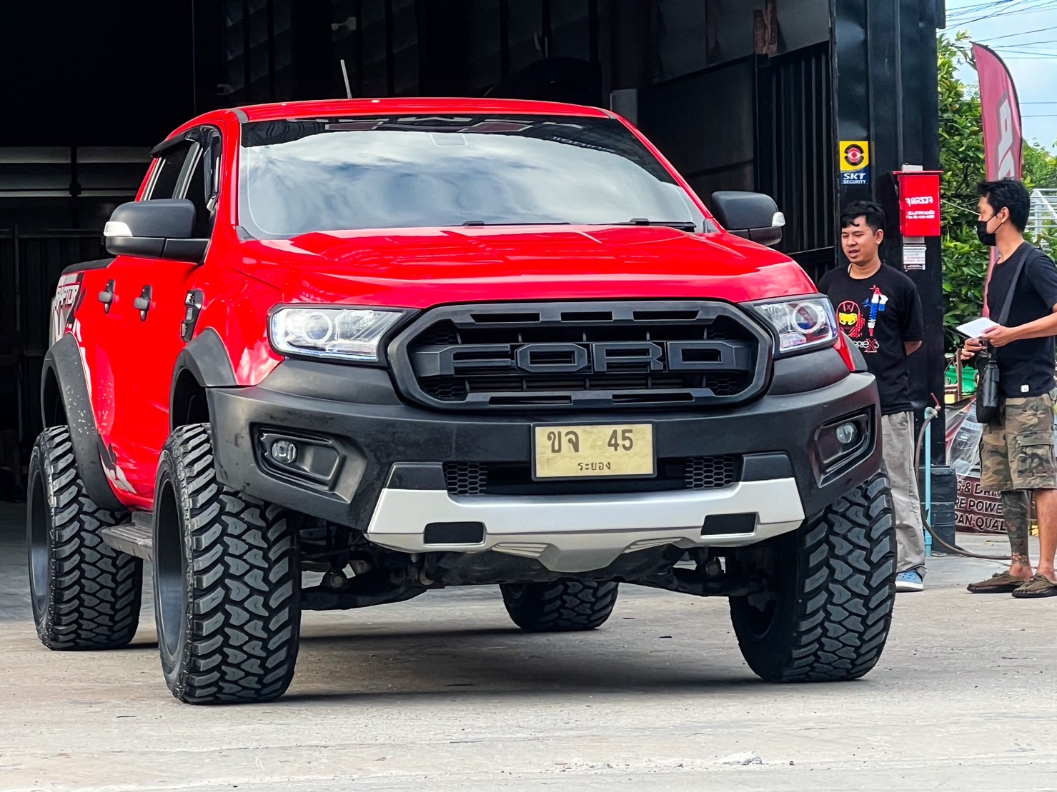 FORD RANGER จองคิวมาจาก ระยอง แต่งรถที่ STEP9