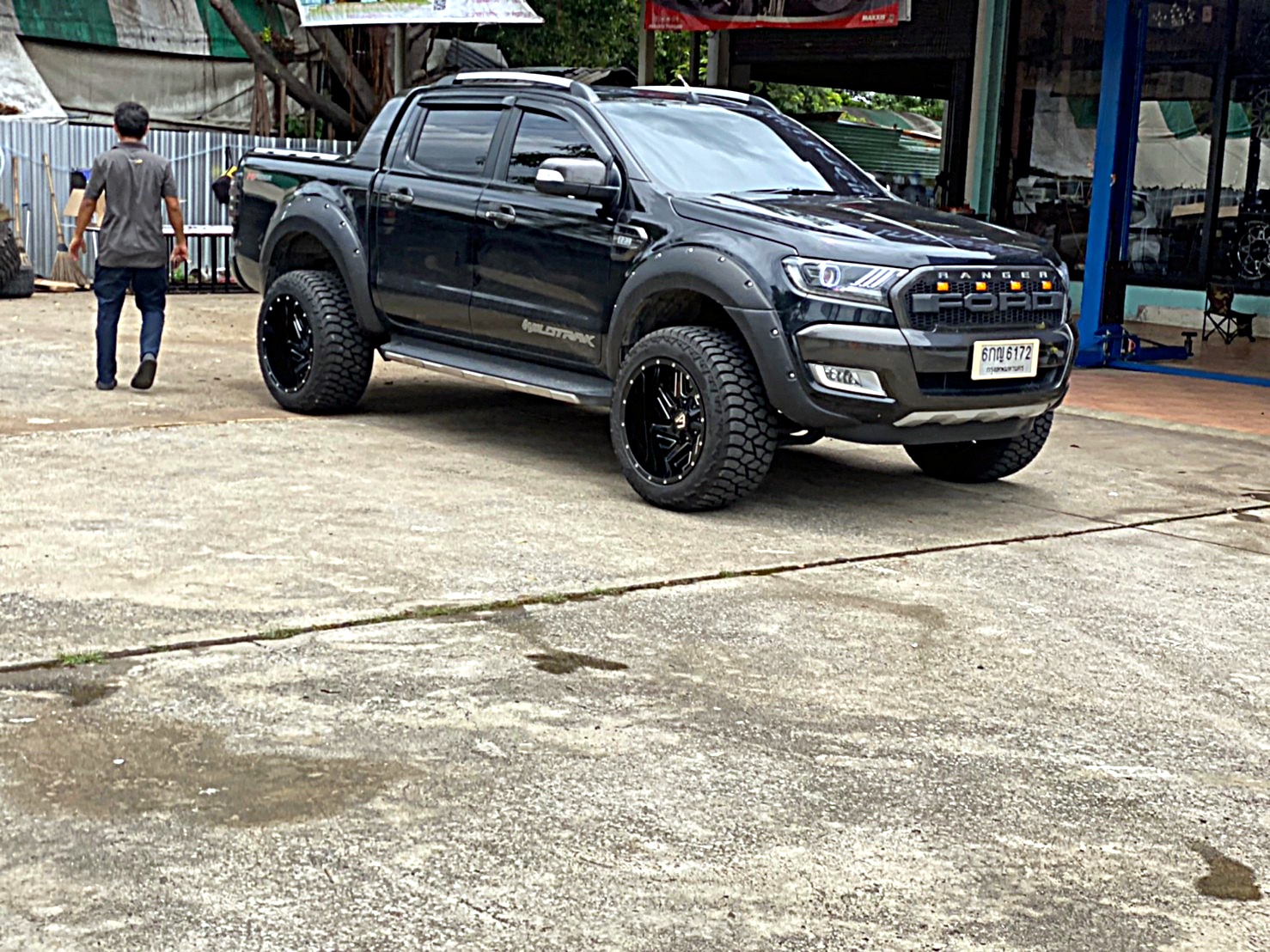 FORD WILDTRAK จัดทรงเมกาที่ STEP9