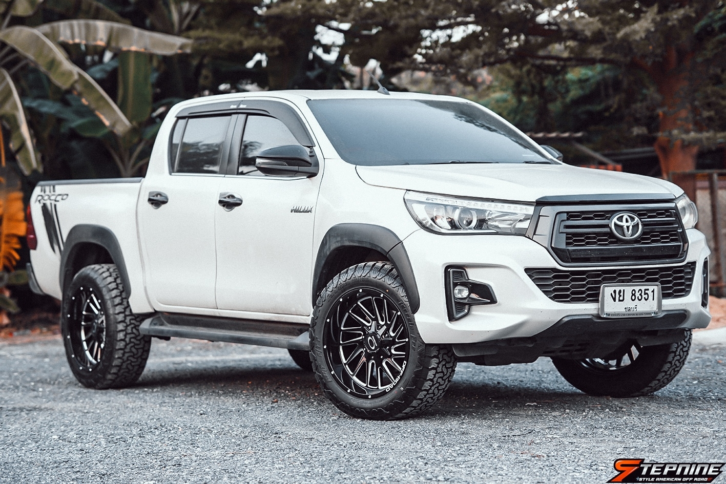 TOYOTA REVO ROCCO แต่งทรงเมกาที่ STEP9