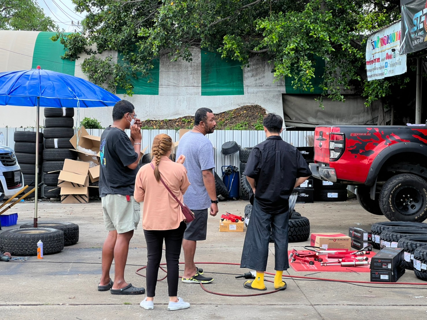 FORD_RANGER_ทรงเมกาจองคิวมาจากลำพูน